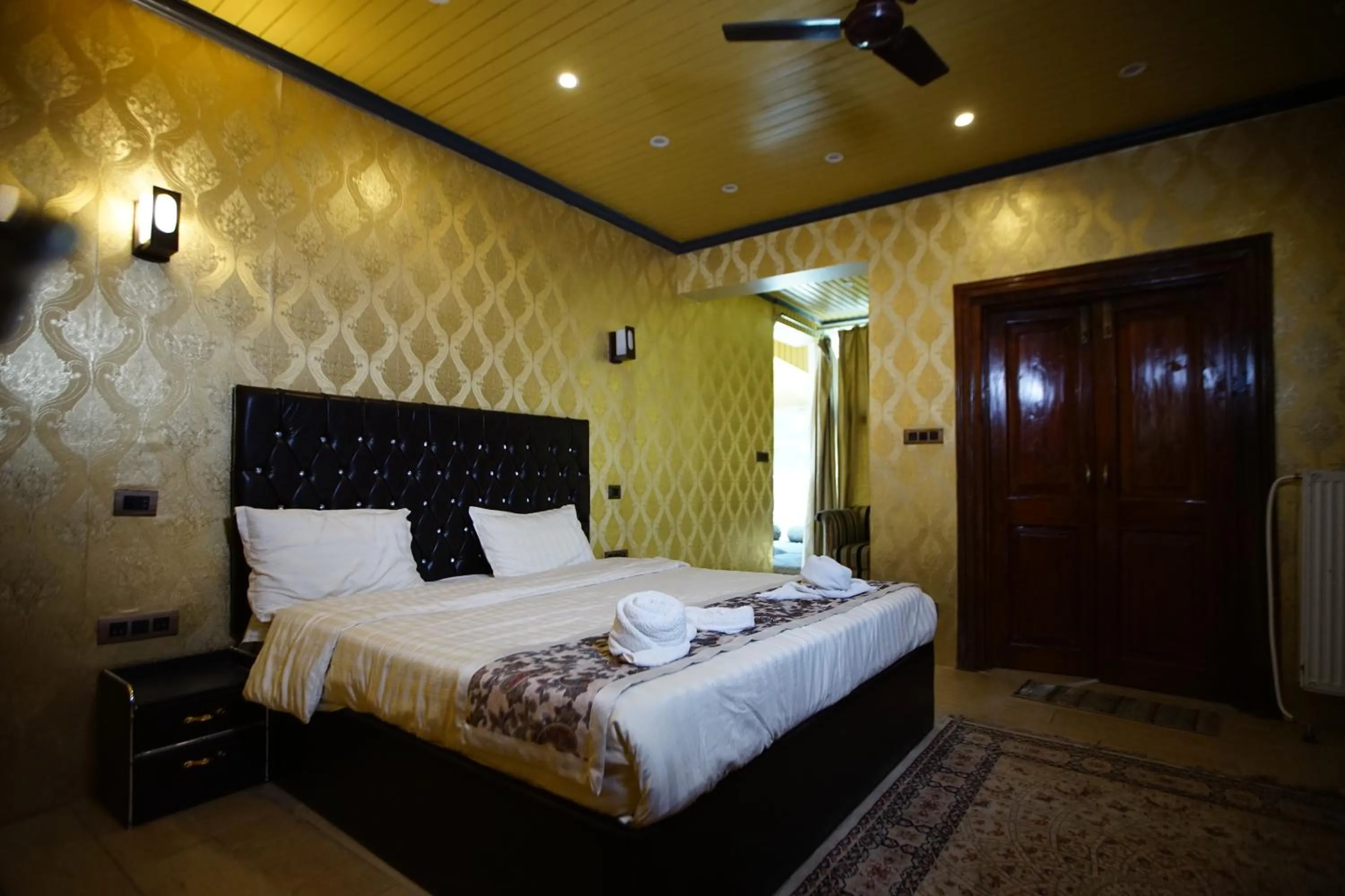 Bed in The GoodFind Residency