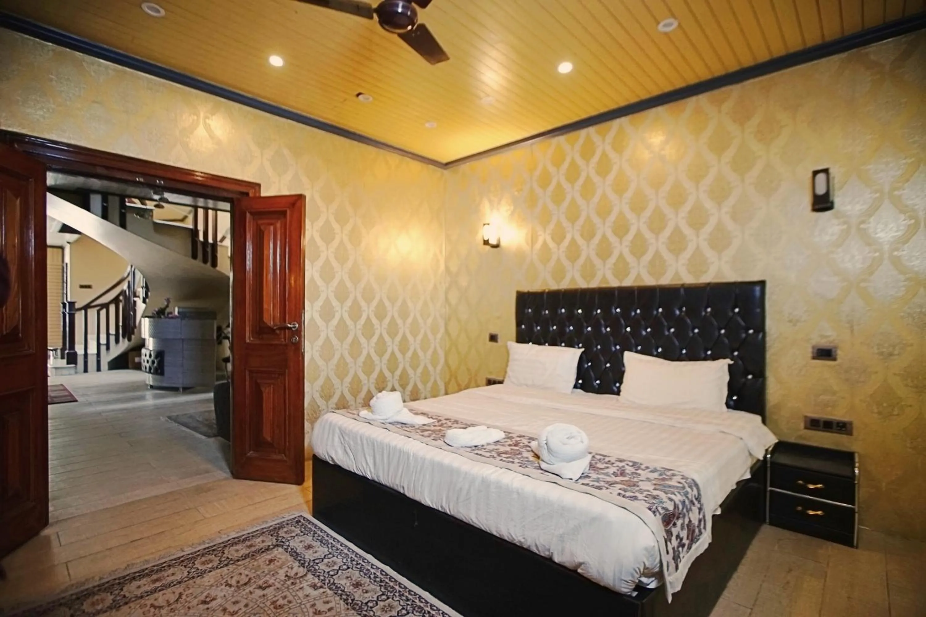 Bed in The GoodFind Residency