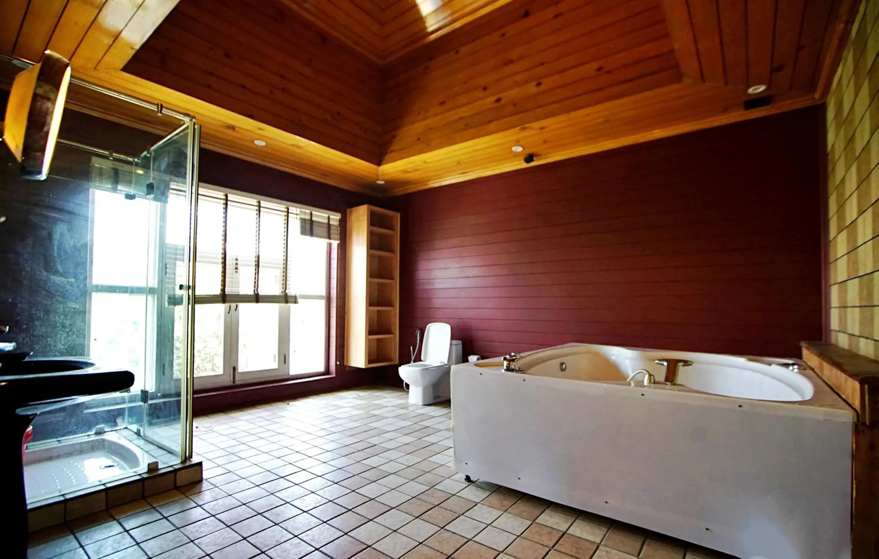 Shower, Bed in The GoodFind Residency Shower, Bed in The GoodFind Residency