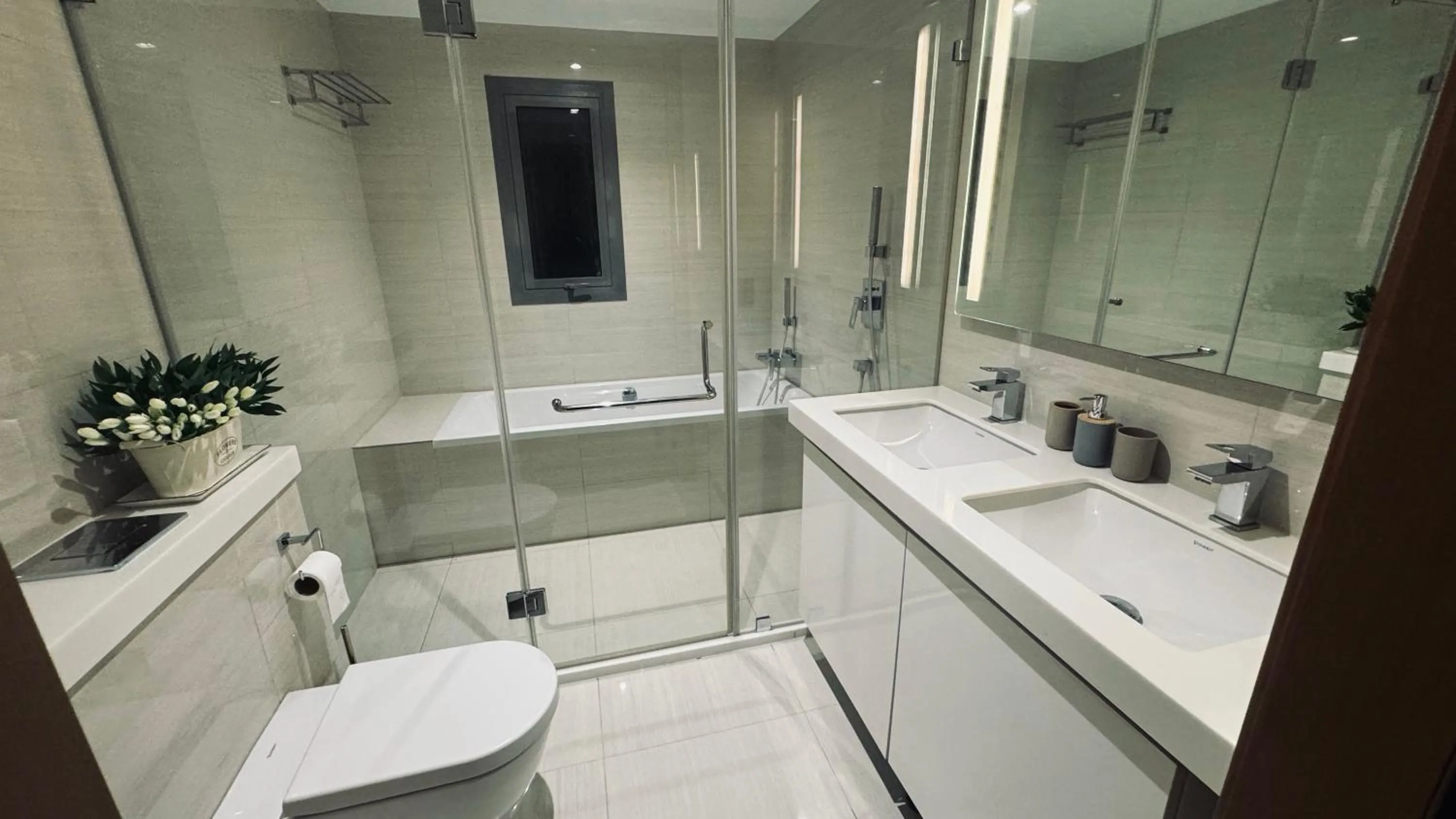 Shower in Luxe Colombo Heights