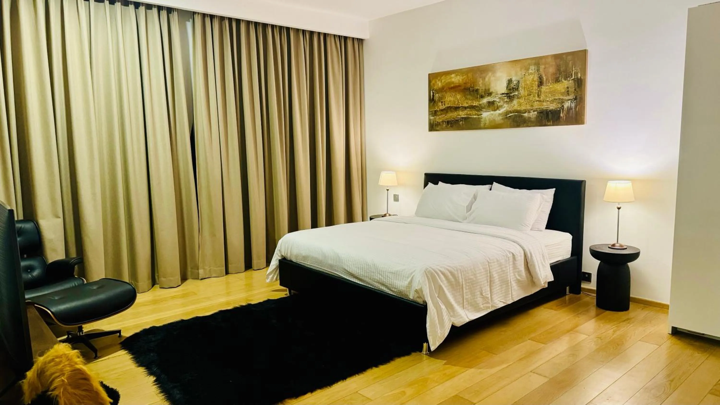 Bed in Luxe Colombo Heights