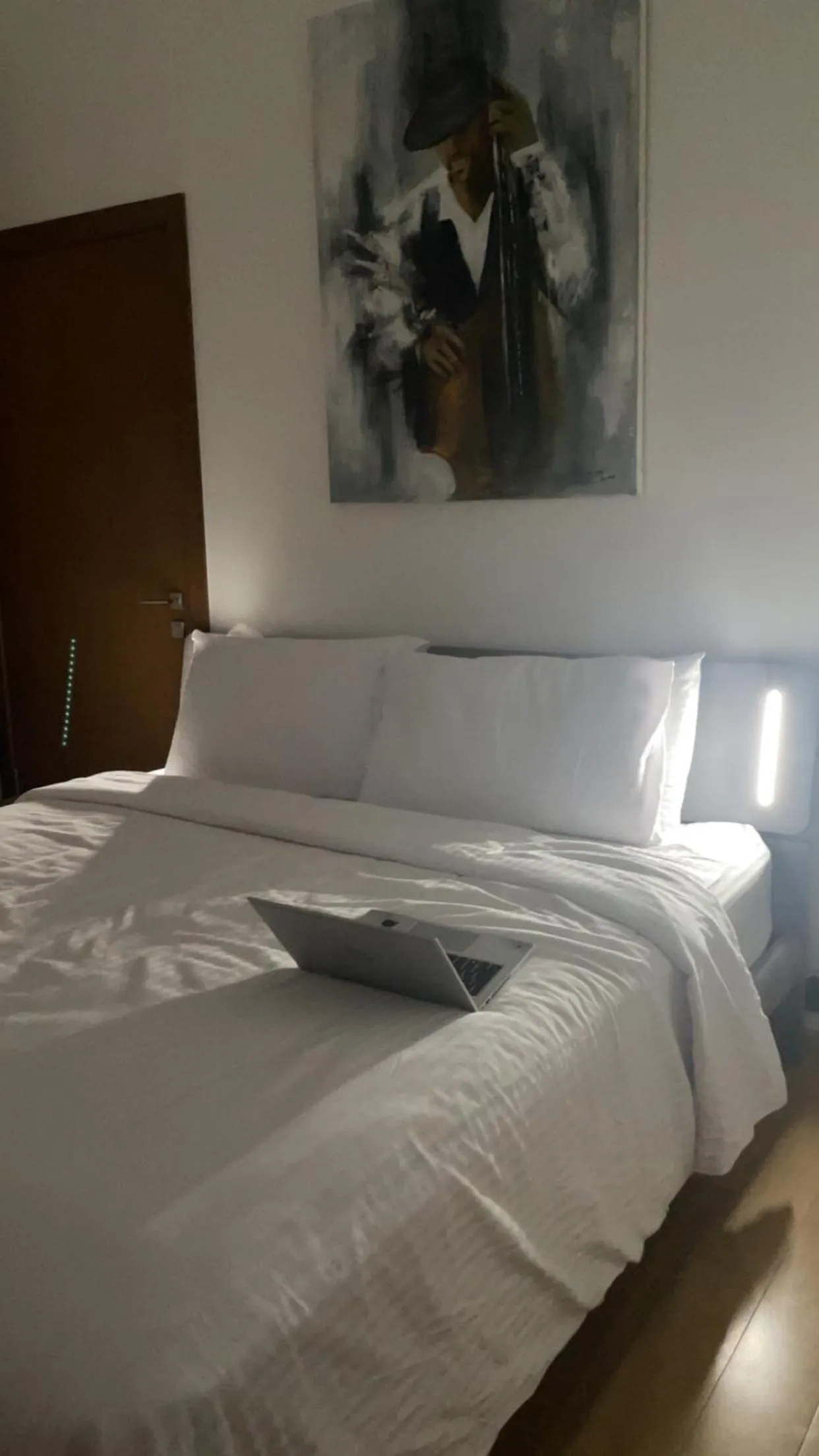 Bed in Luxe Colombo Heights