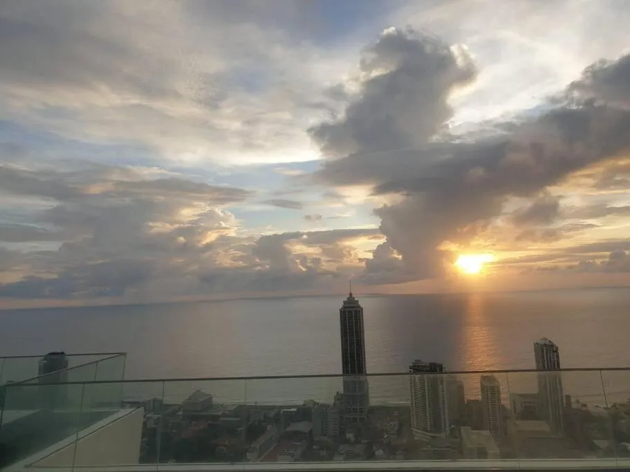 Day in Luxe Colombo Heights