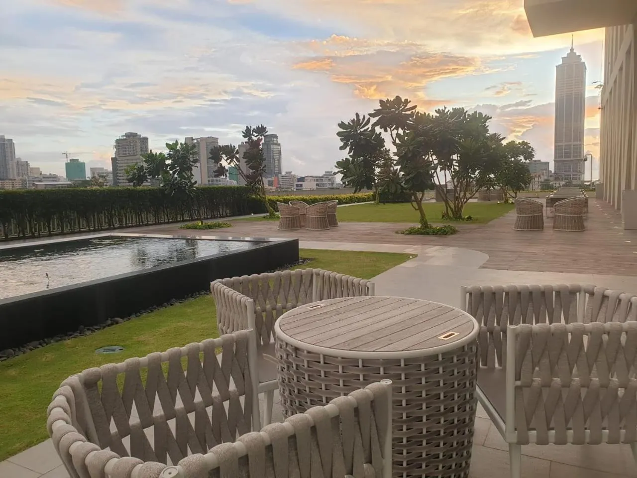 Day in Luxe Colombo Heights