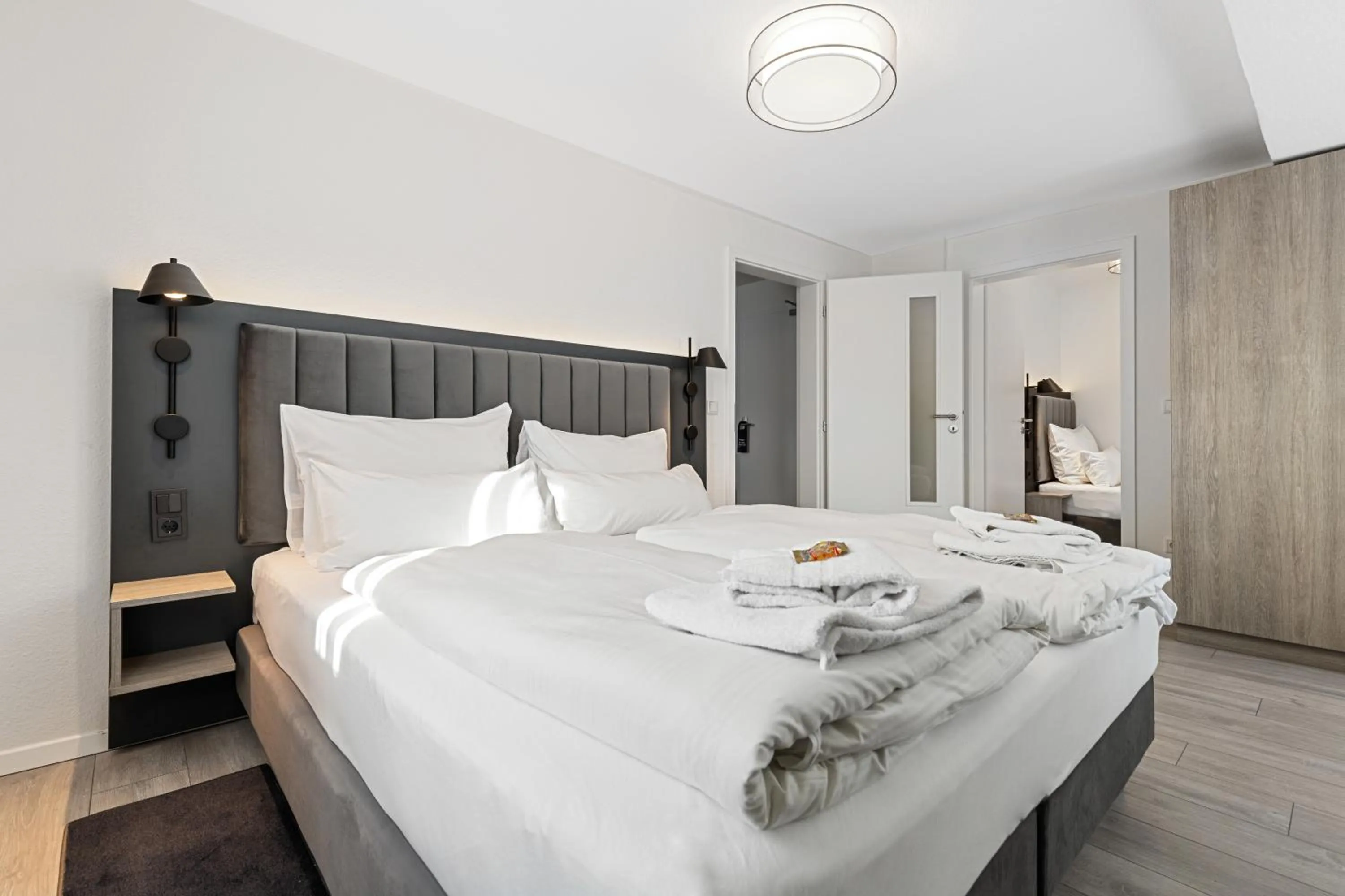 Bed in BRIGHT Herzogenaurach Zentrum