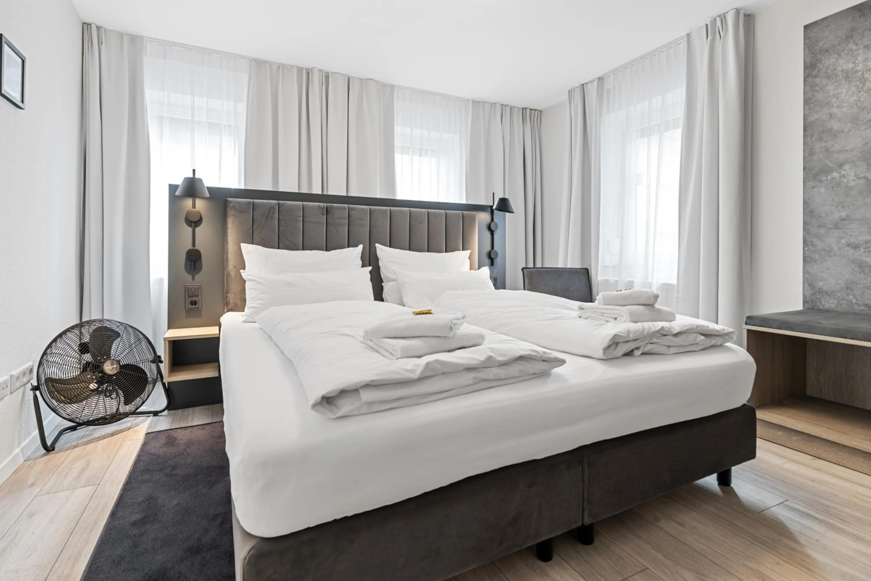 Bed in BRIGHT Herzogenaurach Zentrum