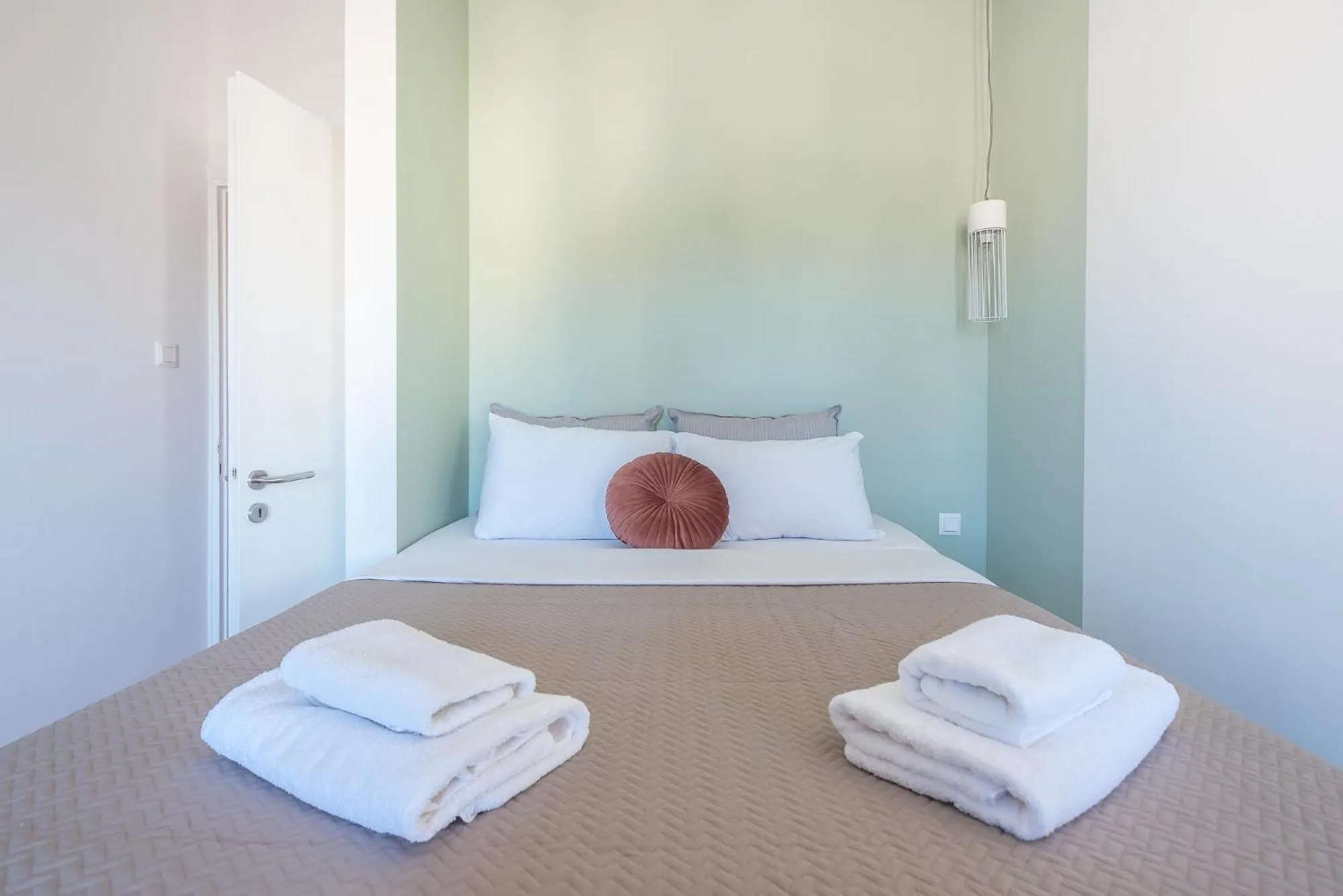Acropolis View Apt: Cozy Stay in Athens
