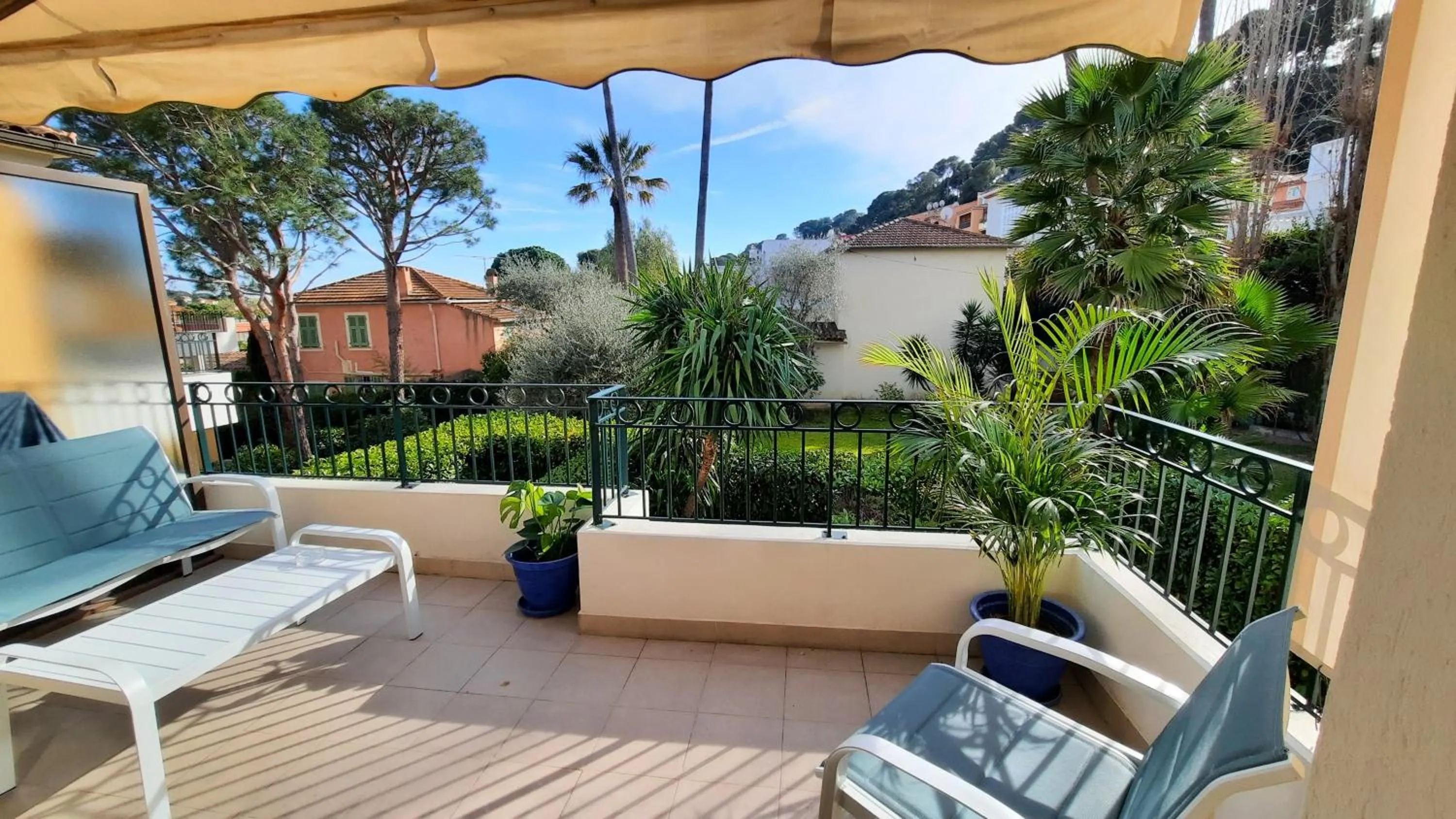 Balcony/Terrace in Saint Jean Cap Ferrat grand Studio avec terrasse