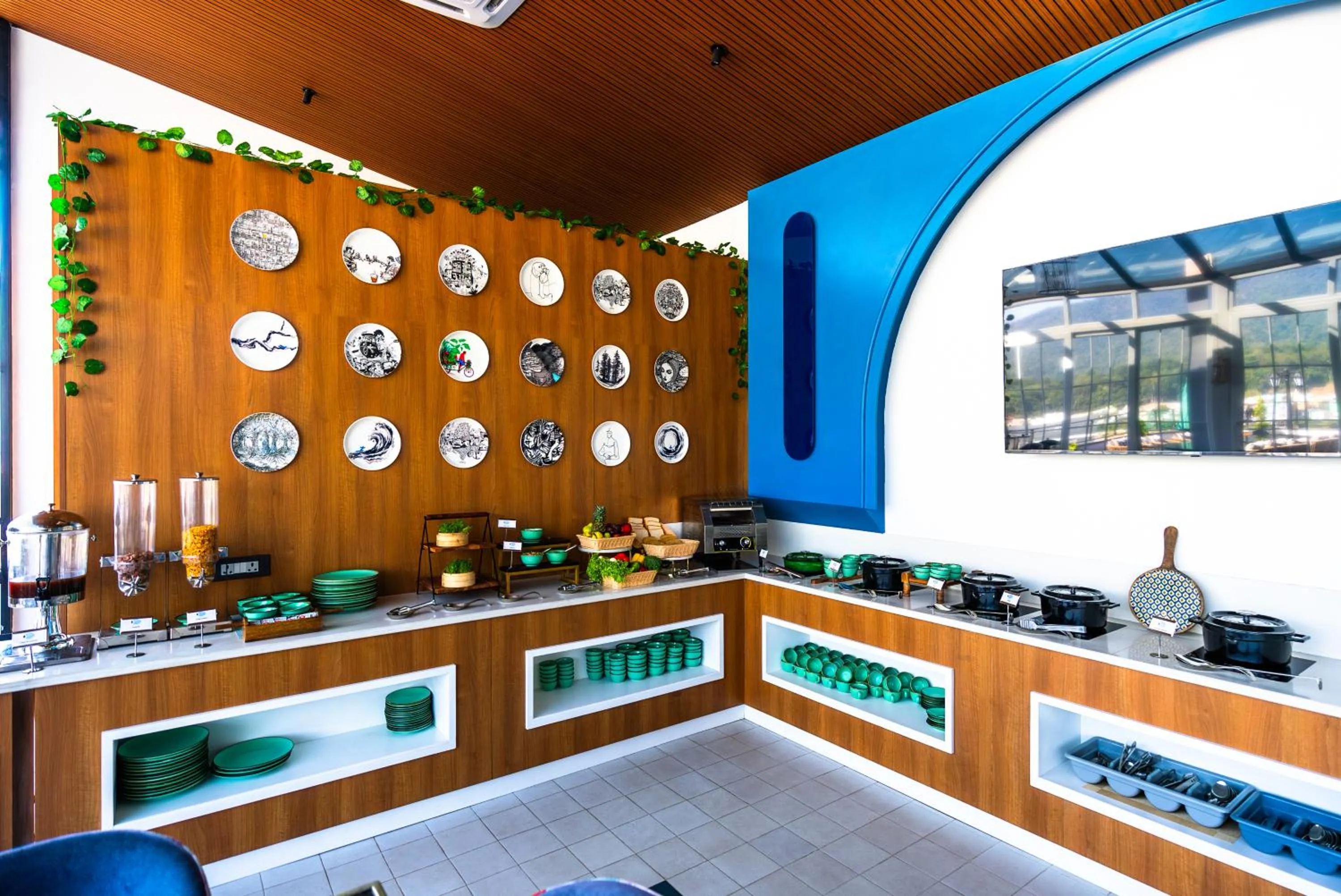 Restaurant/places to eat in Clarks Inn Express, Rishikesh