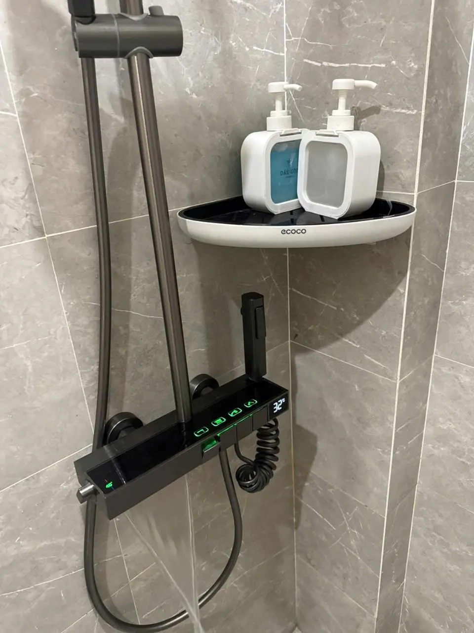 Shower in Bảo Ngọc Hotel