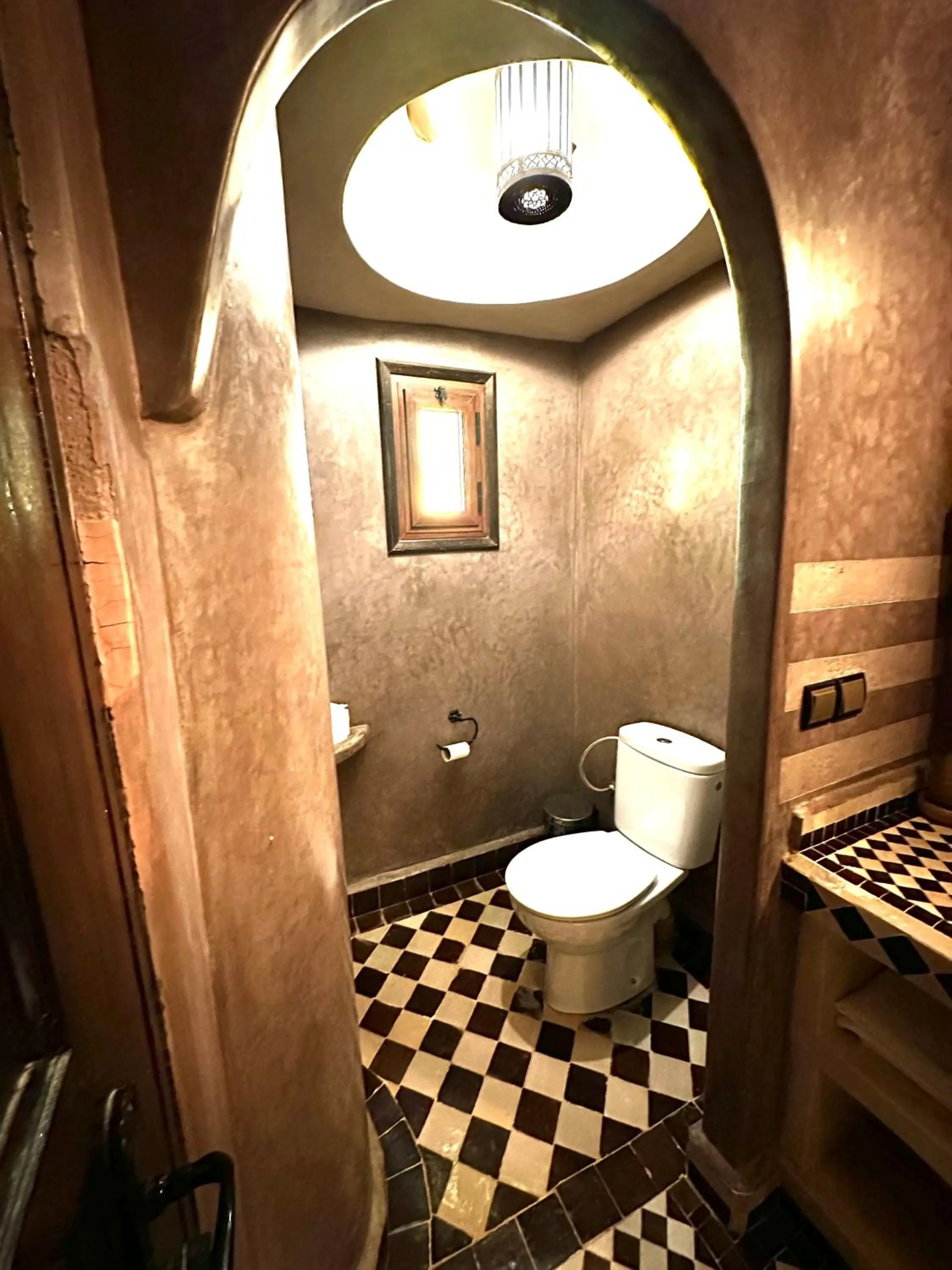 Toilet in Dar Hassan Merzouga