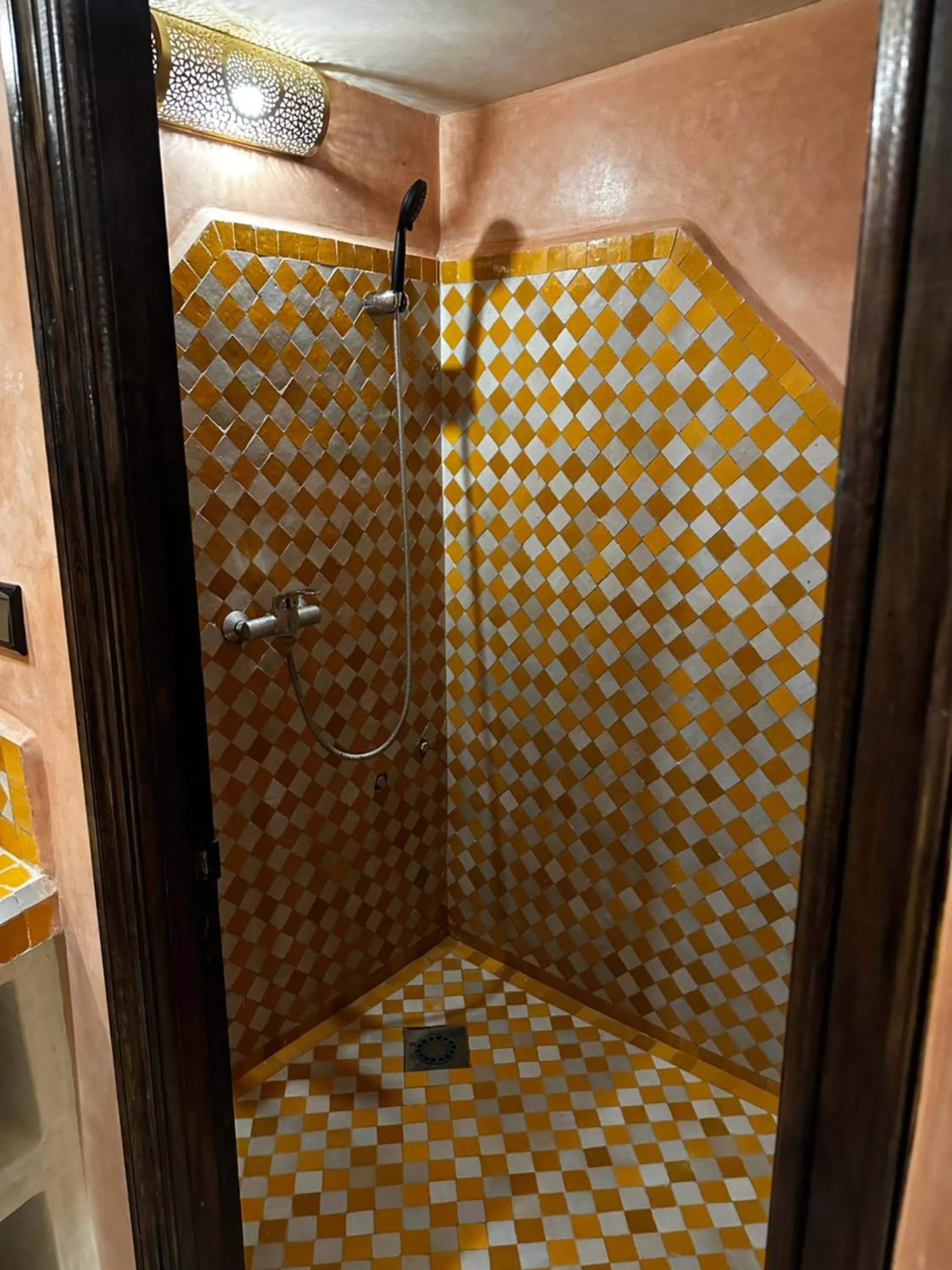 Shower in Dar Hassan Merzouga