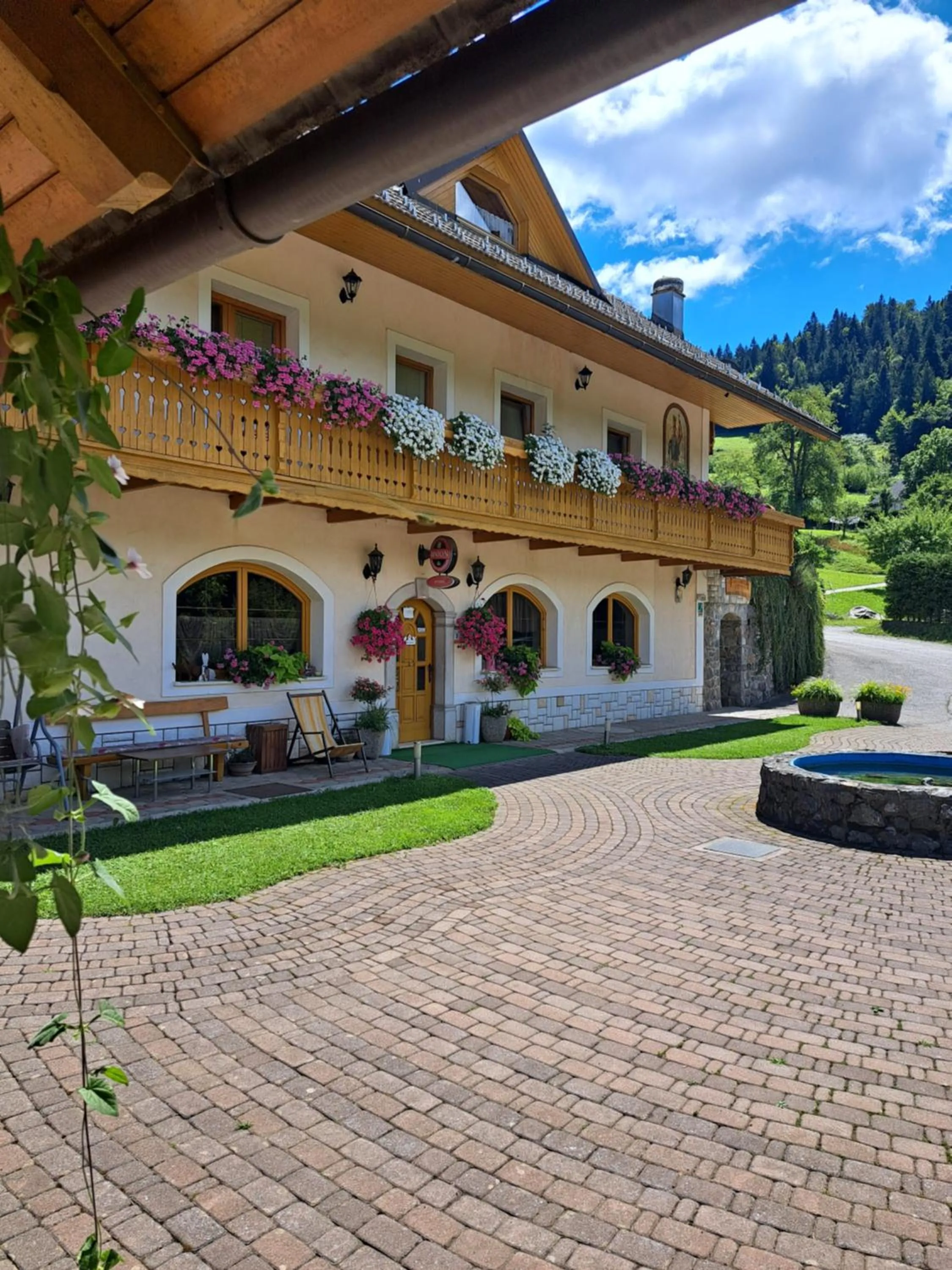 Guest House Kveder