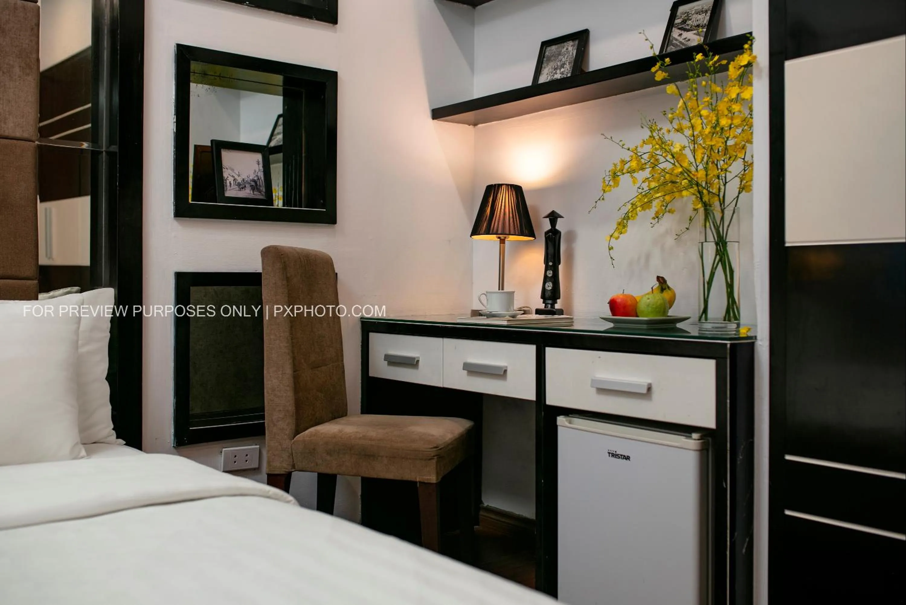 Photo of the whole room, Bed in The Silk Boutique Hotel & Spa - Old Quarter City Center