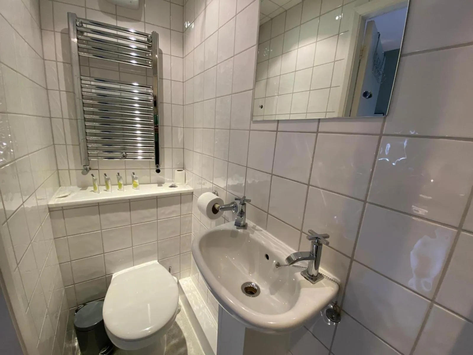 Bathroom in Grosvenor Place Guest House