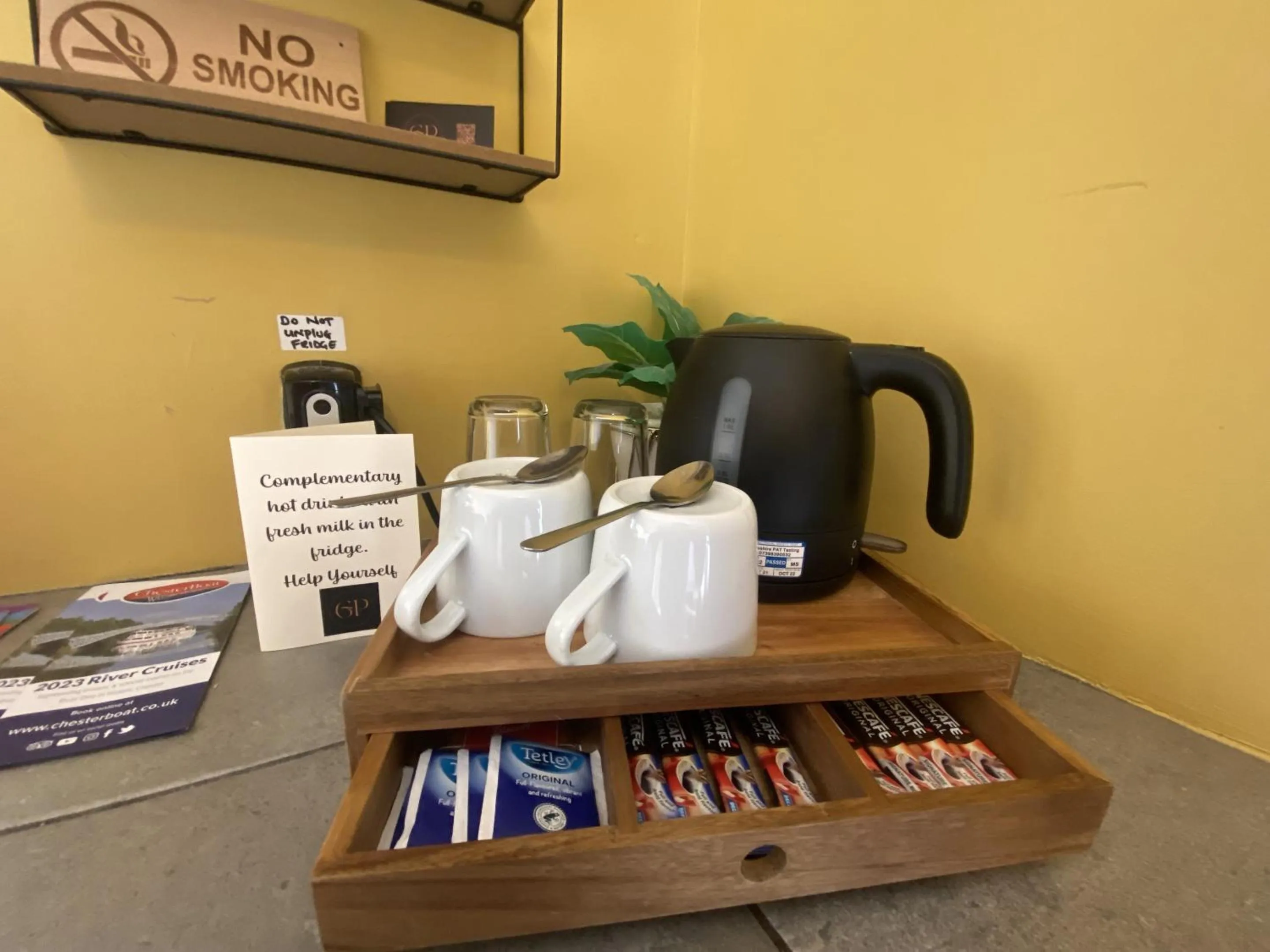 Food and drinks in Grosvenor Place Guest House