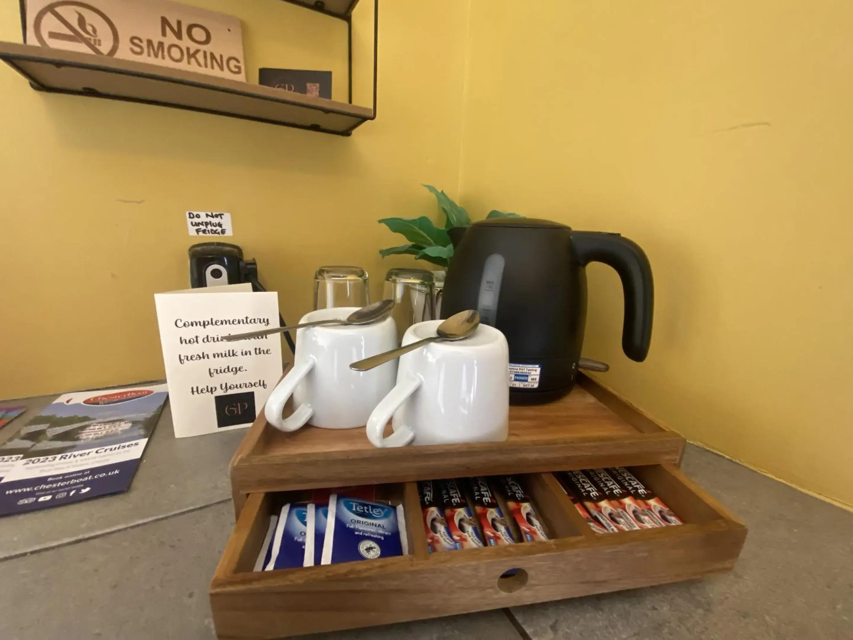 Food and drinks in Grosvenor Place Guest House Food and drinks in Grosvenor Place Guest House