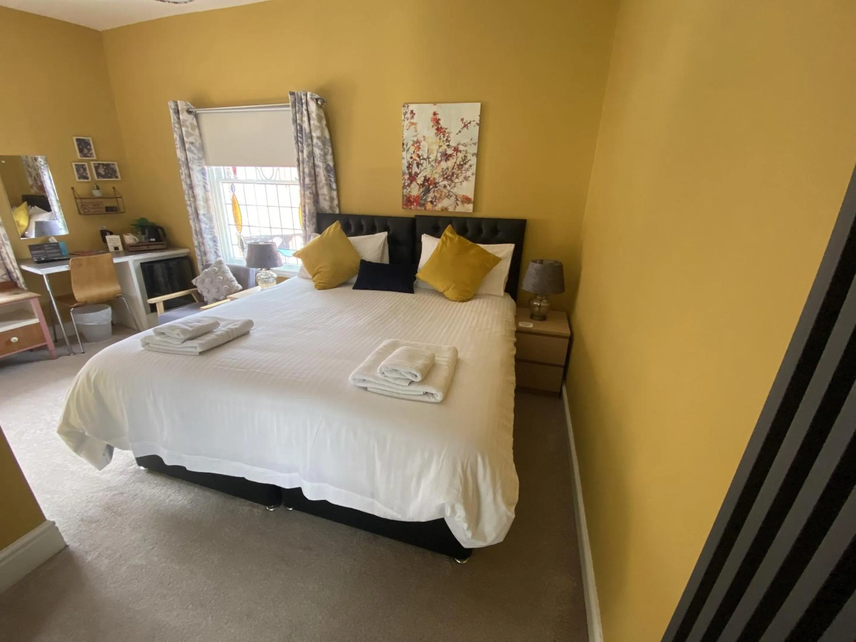 Bedroom, Bed in Grosvenor Place Guest House