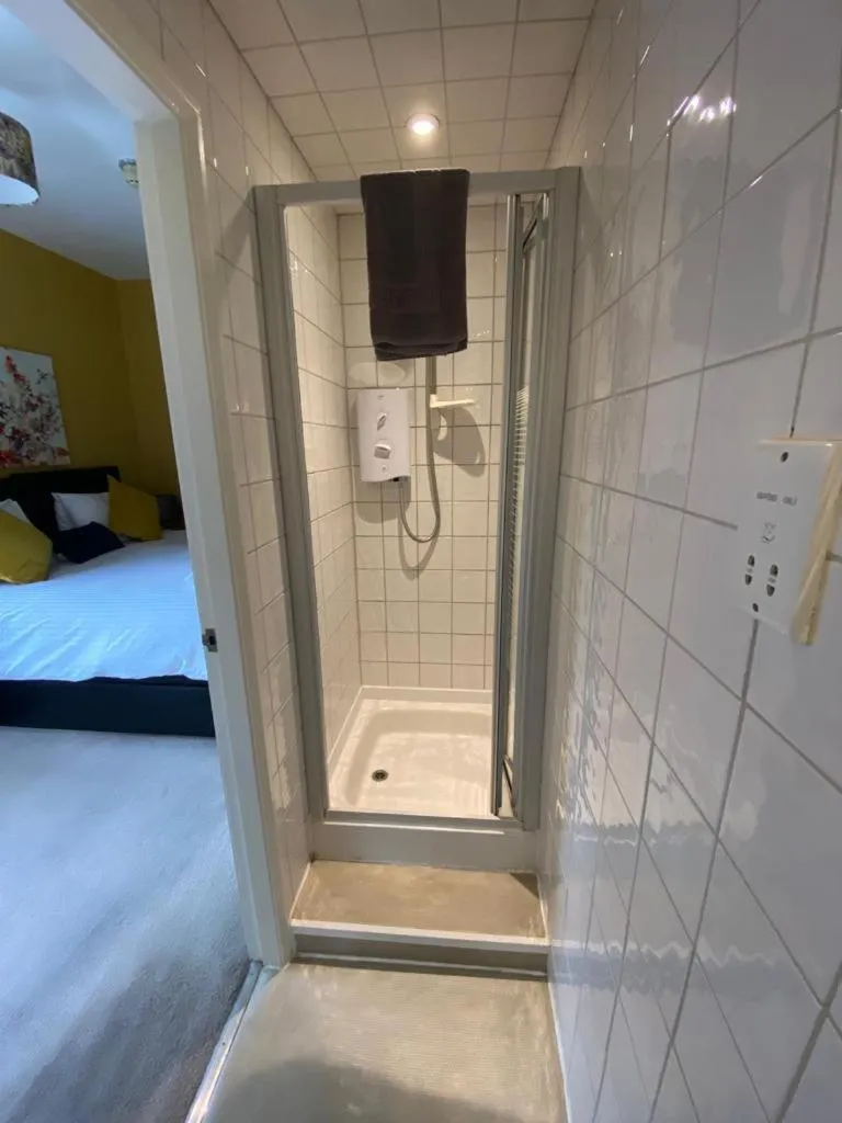 Bathroom in Grosvenor Place Guest House