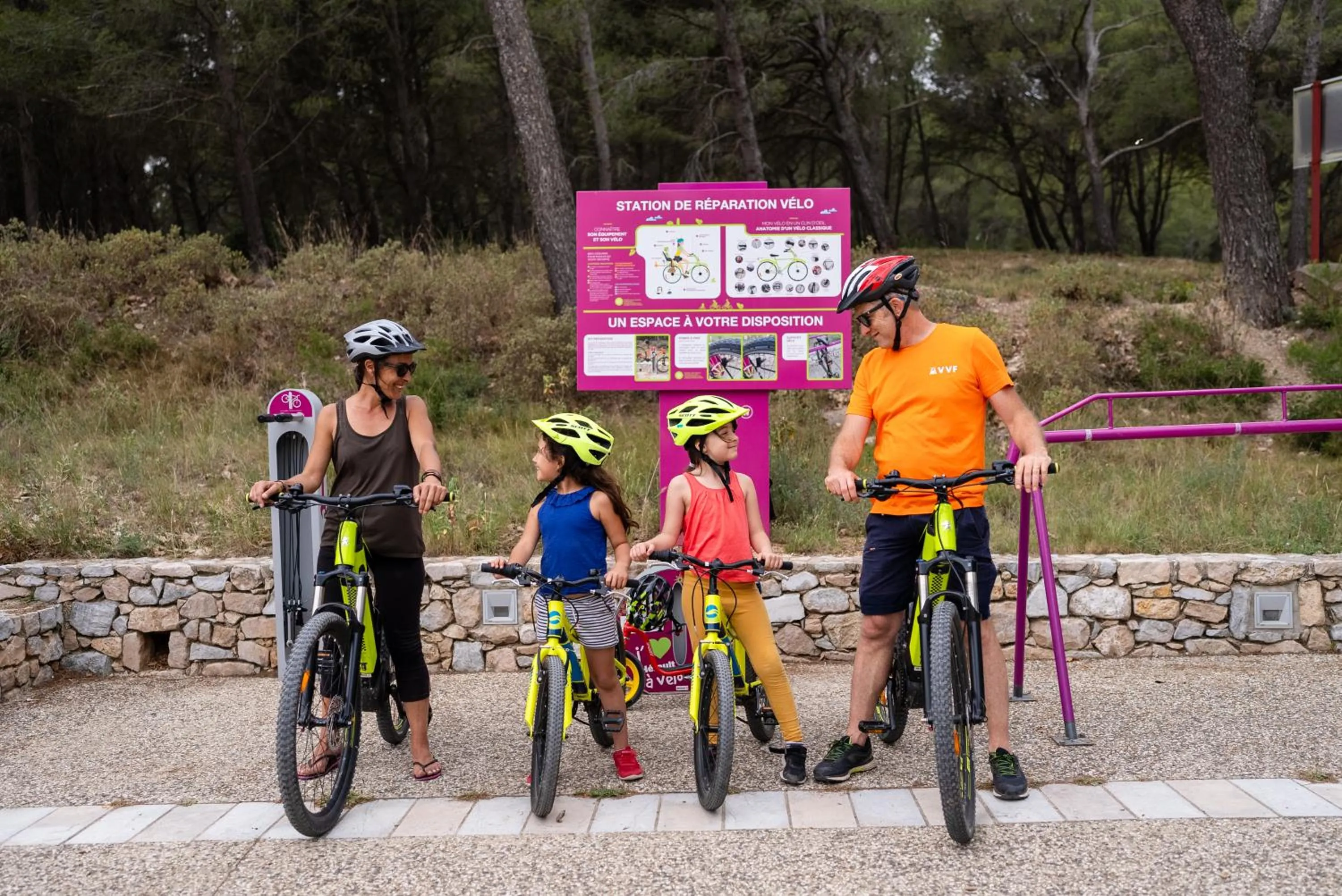 Cycling in VVF Montagnac Hérault