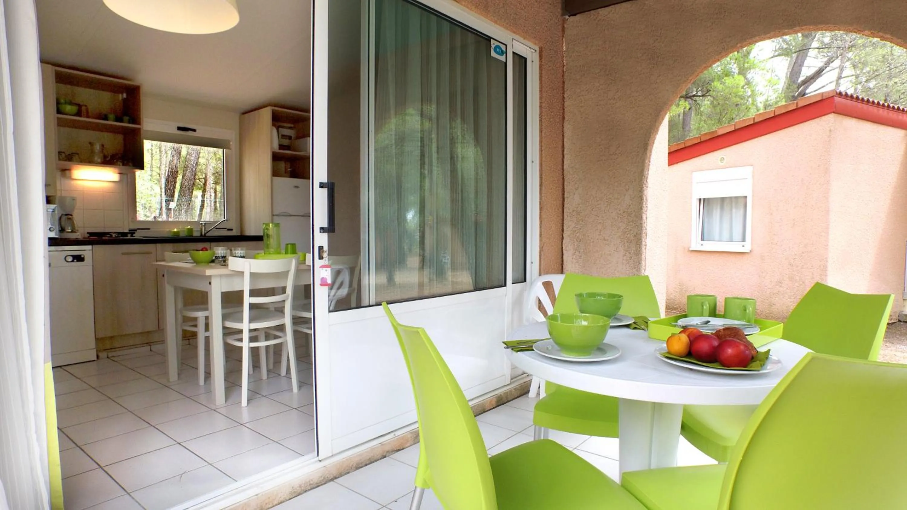 Patio in VVF Montagnac Hérault