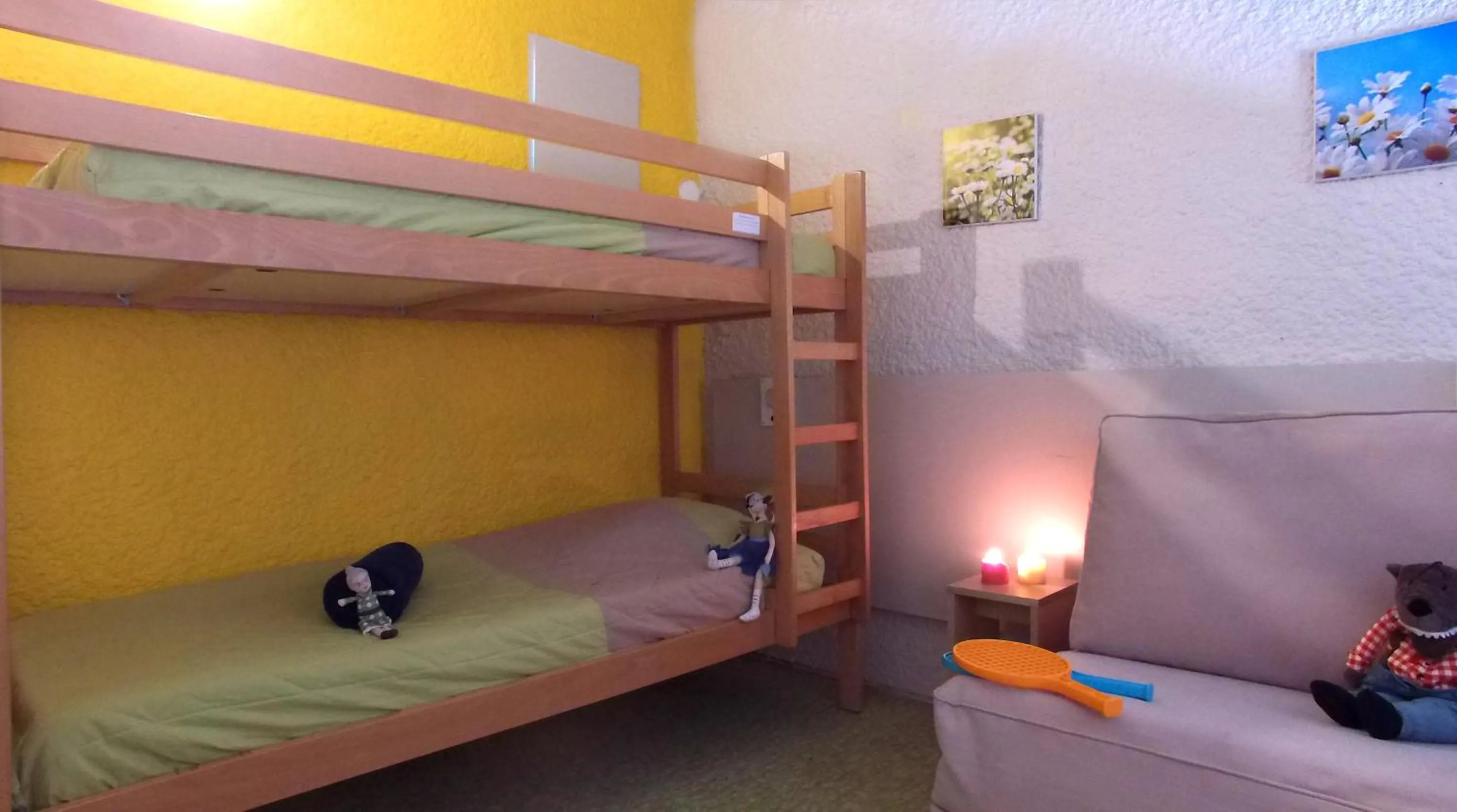 Bedroom, Bed in VVF Montagnac Hérault