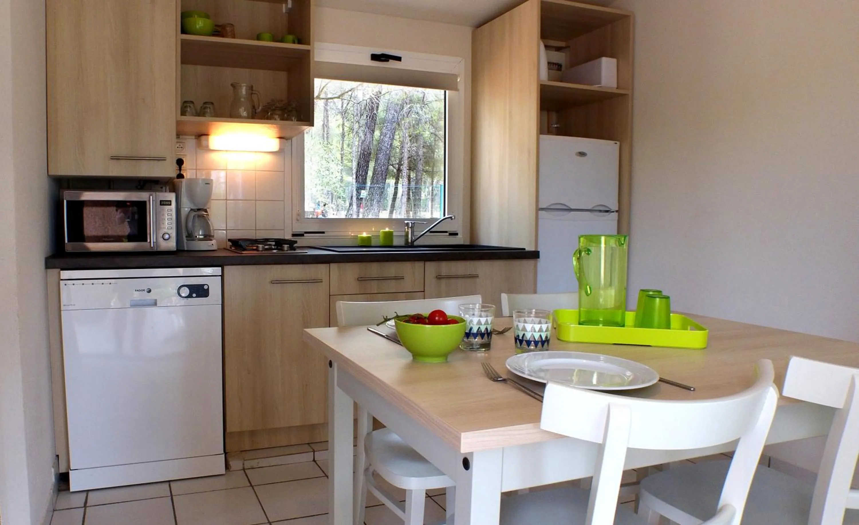 Kitchen or kitchenette in VVF Montagnac Hérault