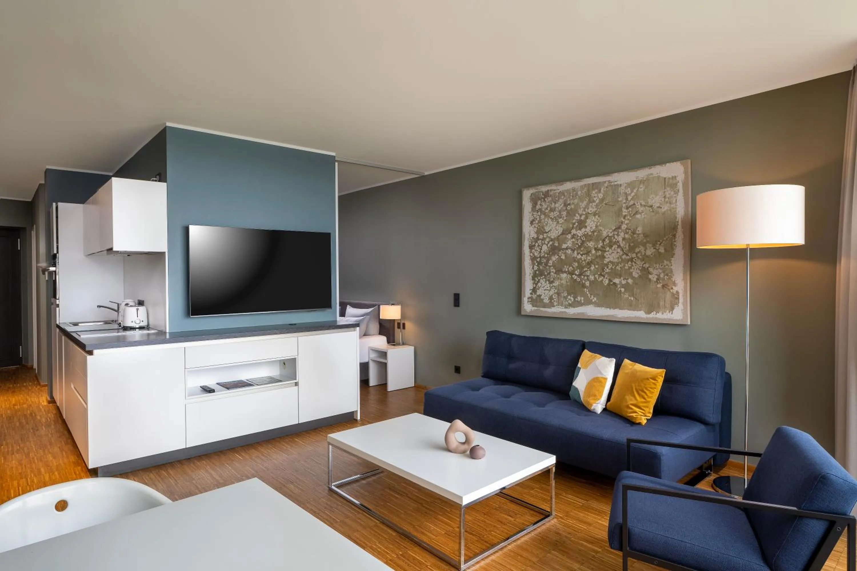 TV and multimedia in Waveboard Hotel & Boardinghouse