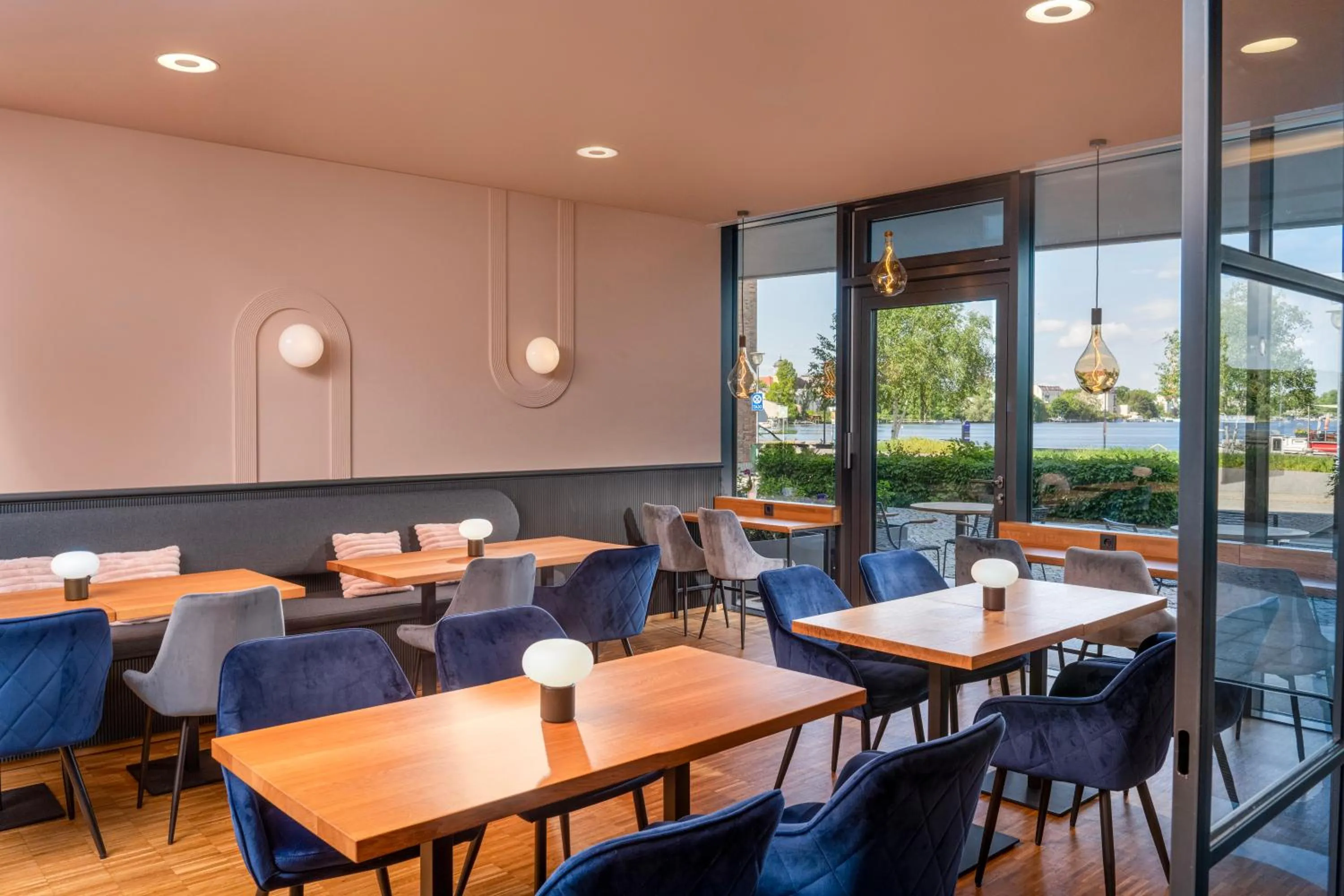 Area and facilities in Waveboard Hotel & Boardinghouse