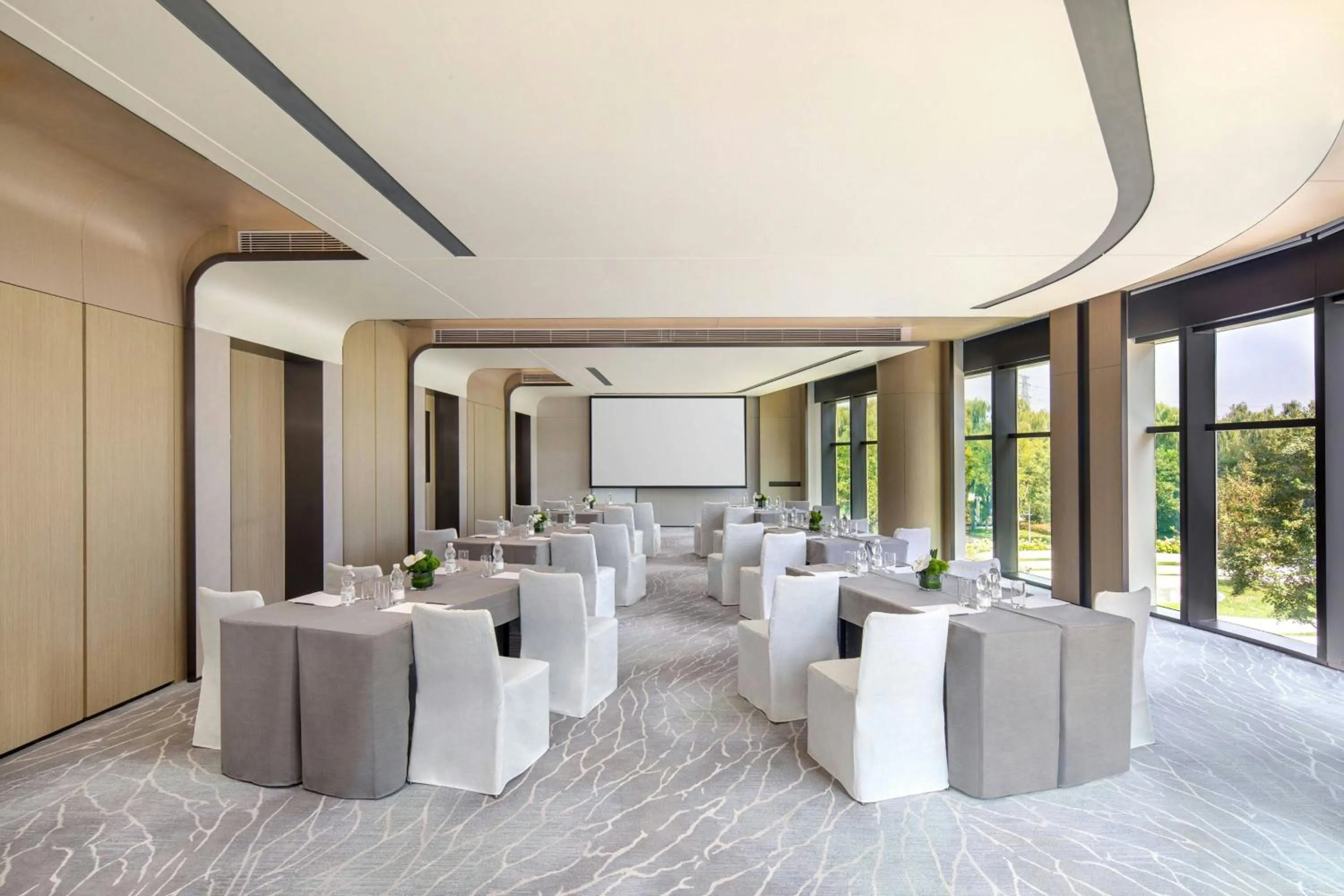 Meeting/conference room in Courtyard by Marriott Beijing Changping