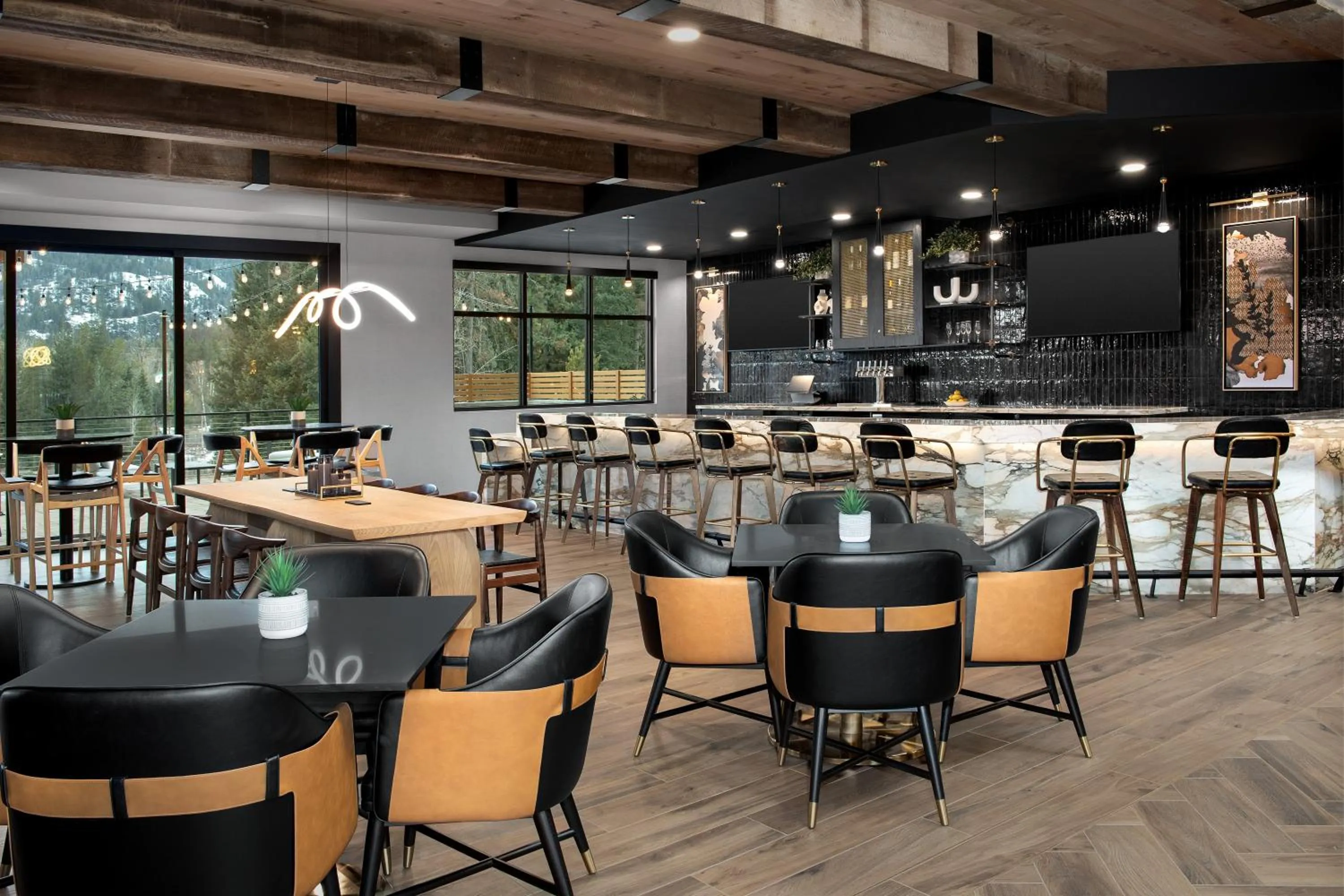 Restaurant/places to eat in SpringHill Suites by Marriott Sandpoint