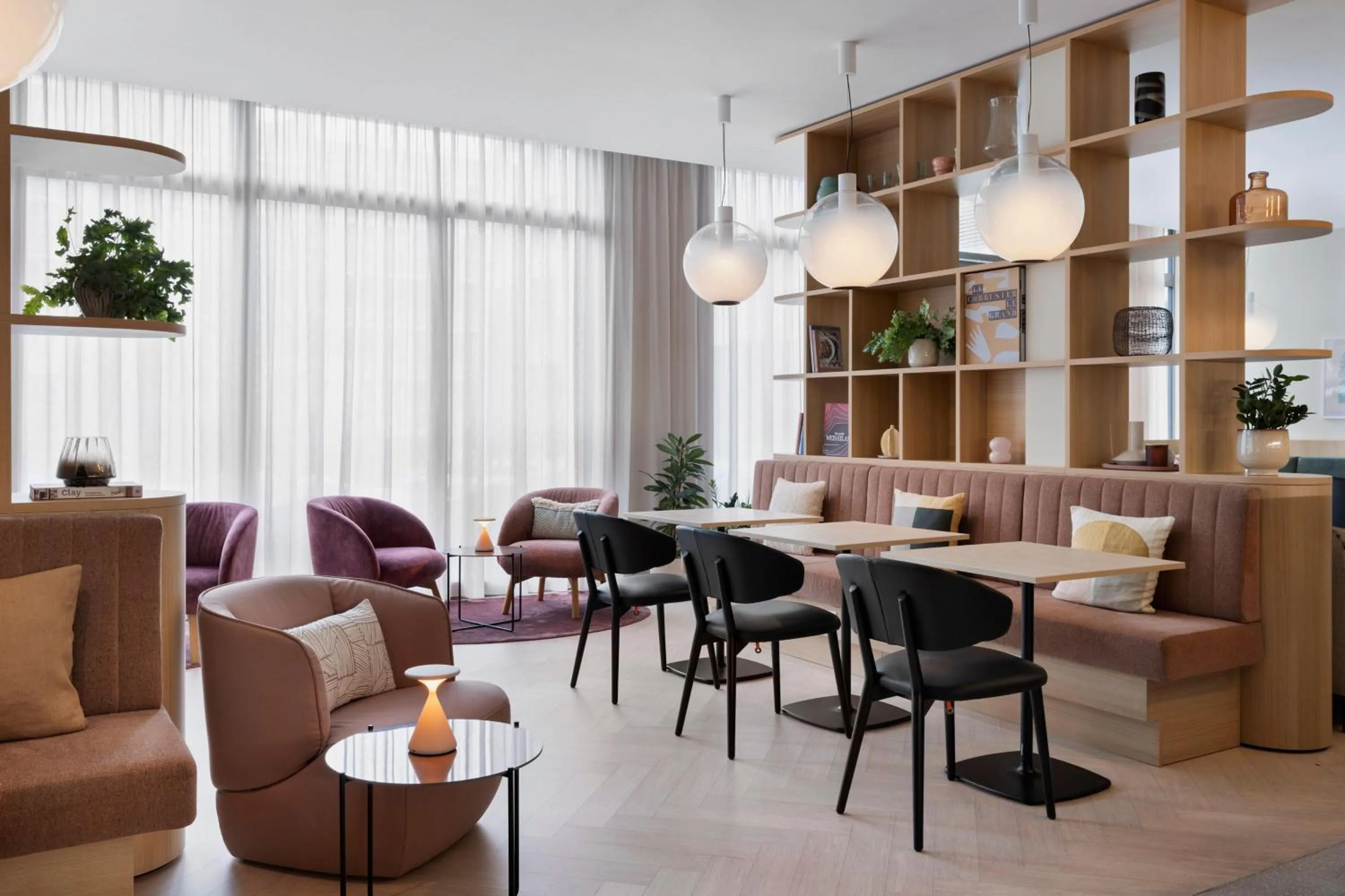 Restaurant/places to eat in Residence Inn by Marriott Geneva City Nations