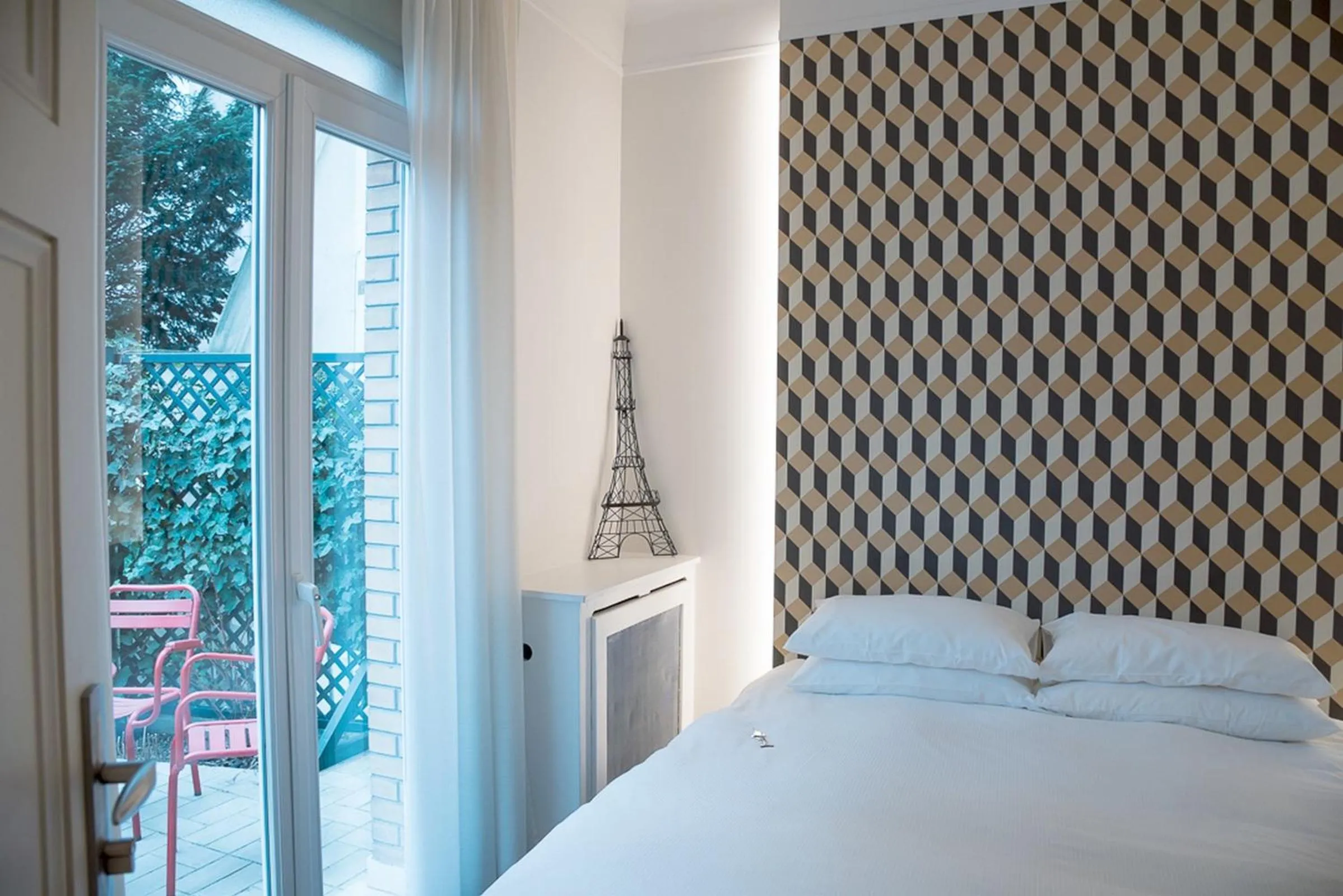 Bed in La Villa Paris - B&B