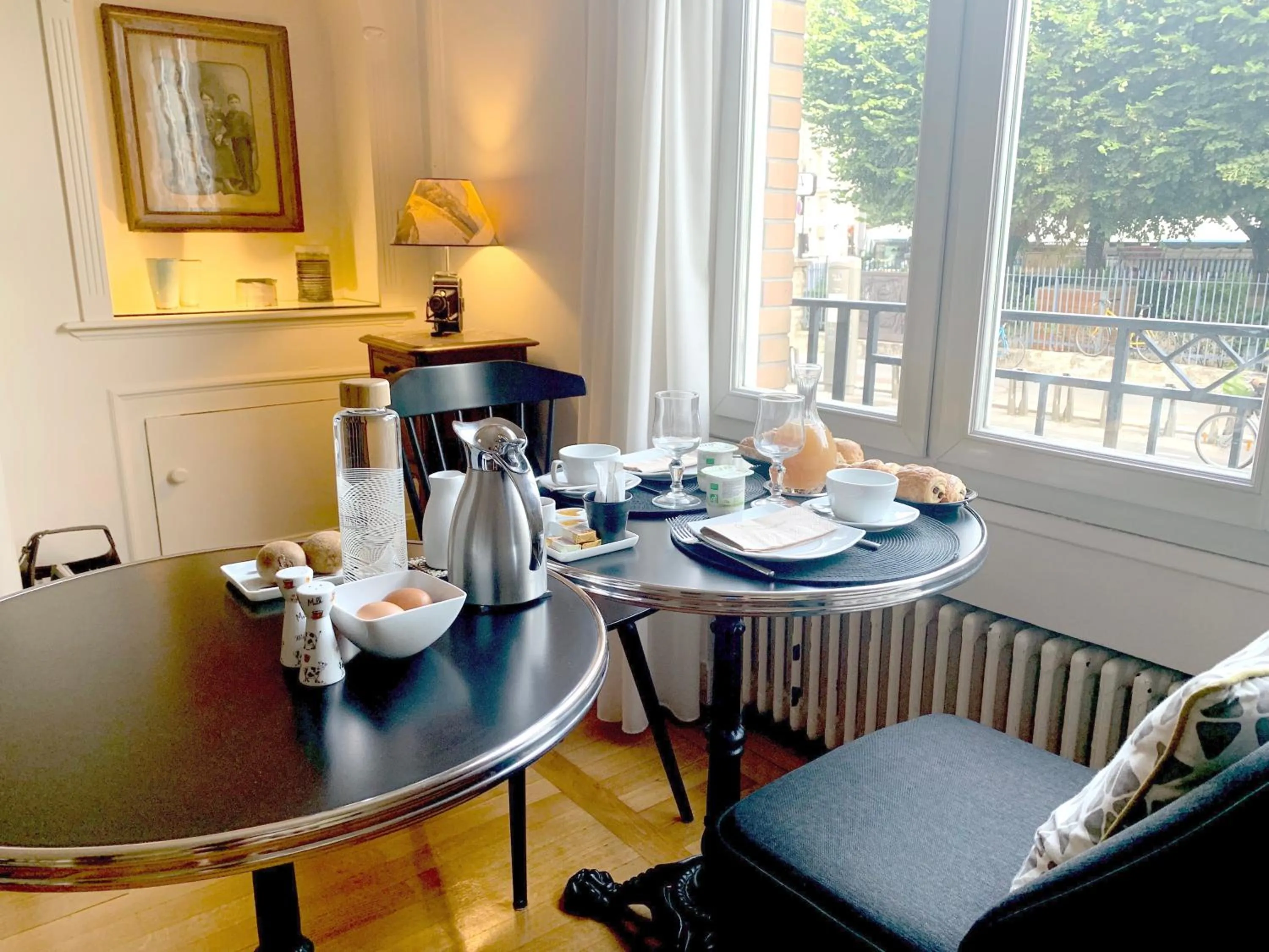 Breakfast in La Villa Paris - B&B