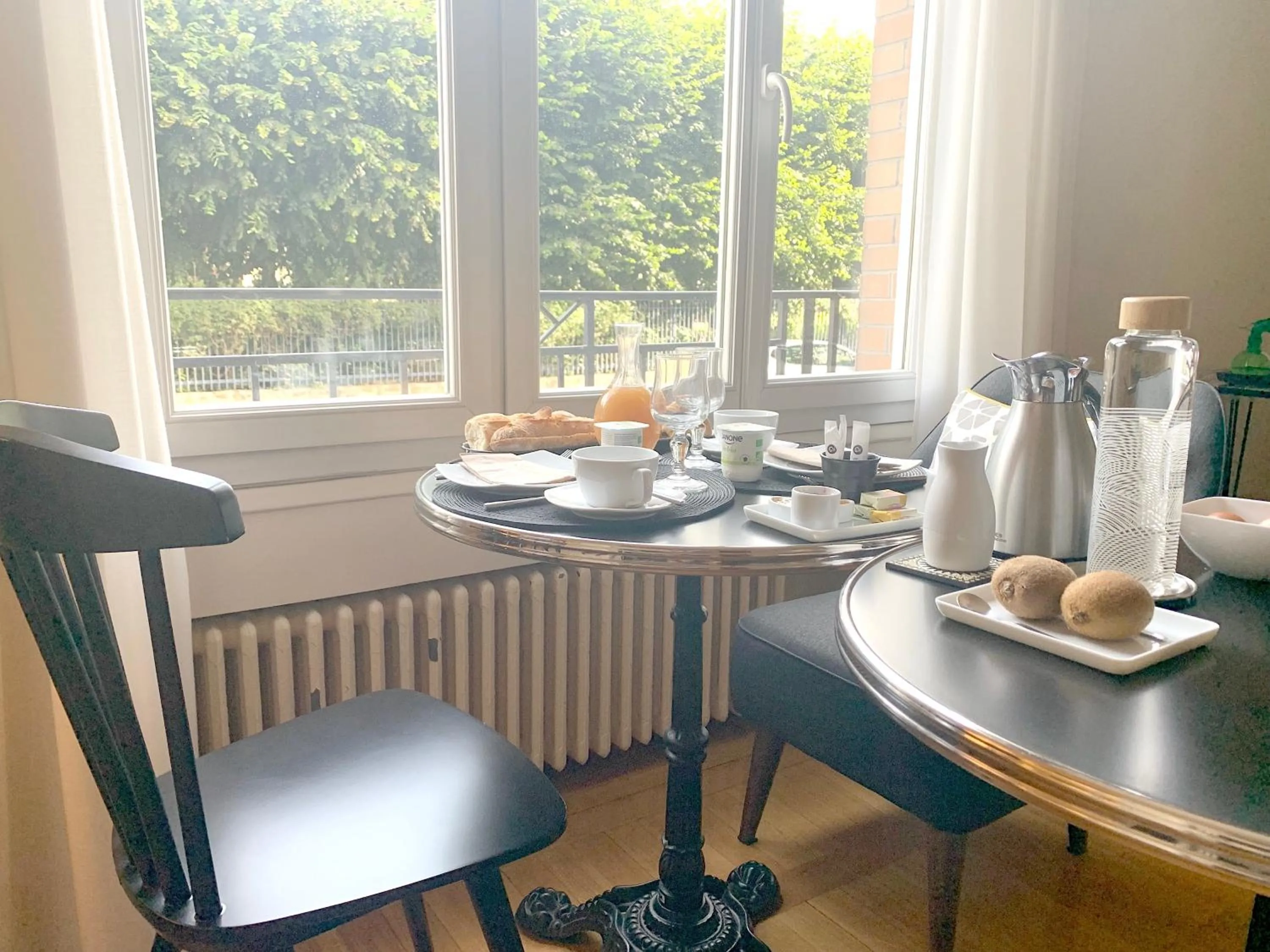 Breakfast in La Villa Paris - B&B