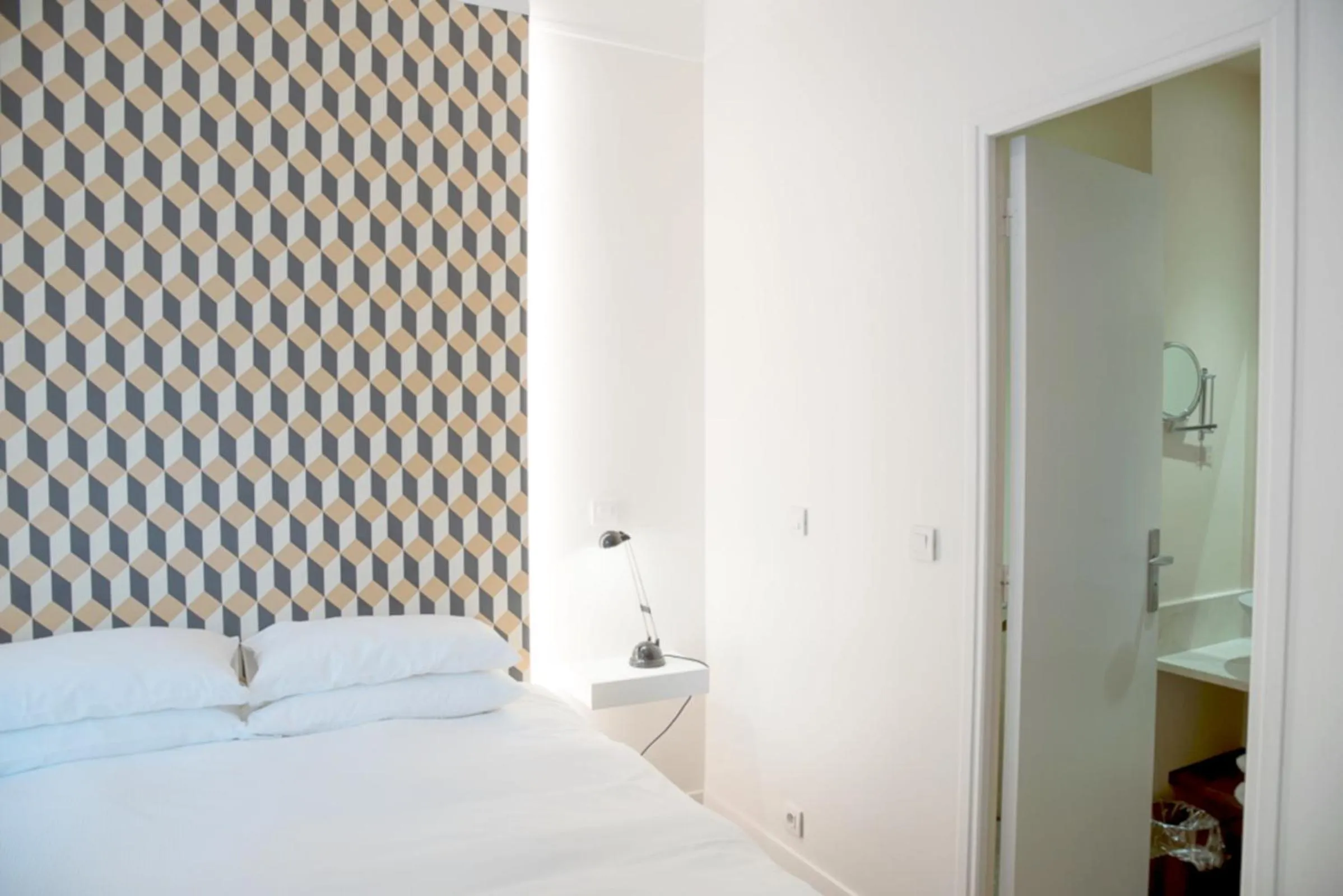 Bed in La Villa Paris - B&B