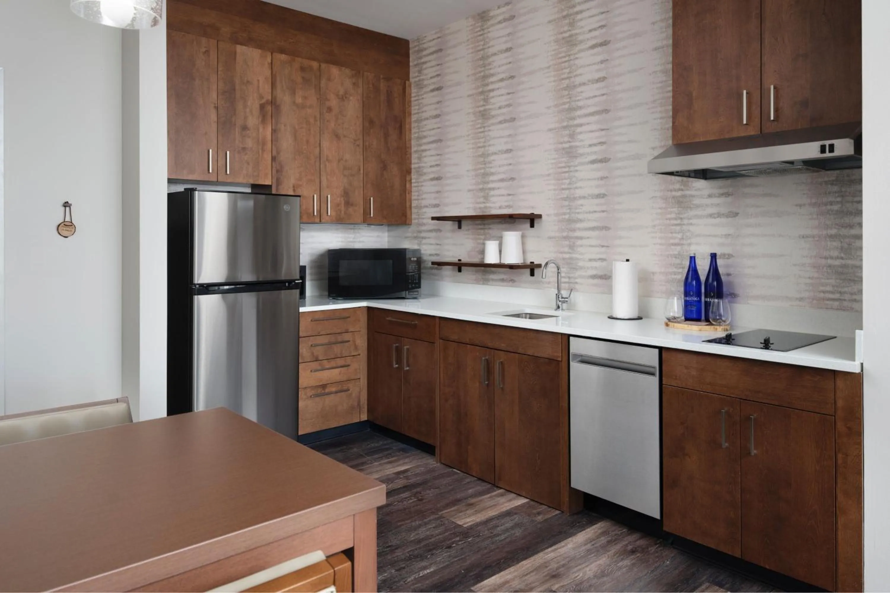 Kitchen or kitchenette in Inn at Bellefield Residence Inn by Marriott