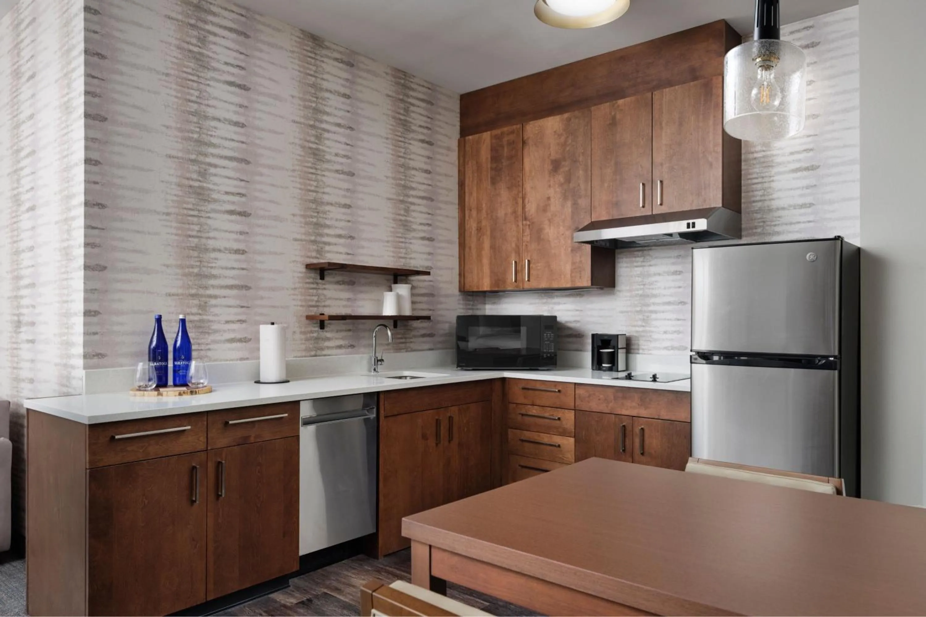Kitchen or kitchenette in Inn at Bellefield Residence Inn by Marriott