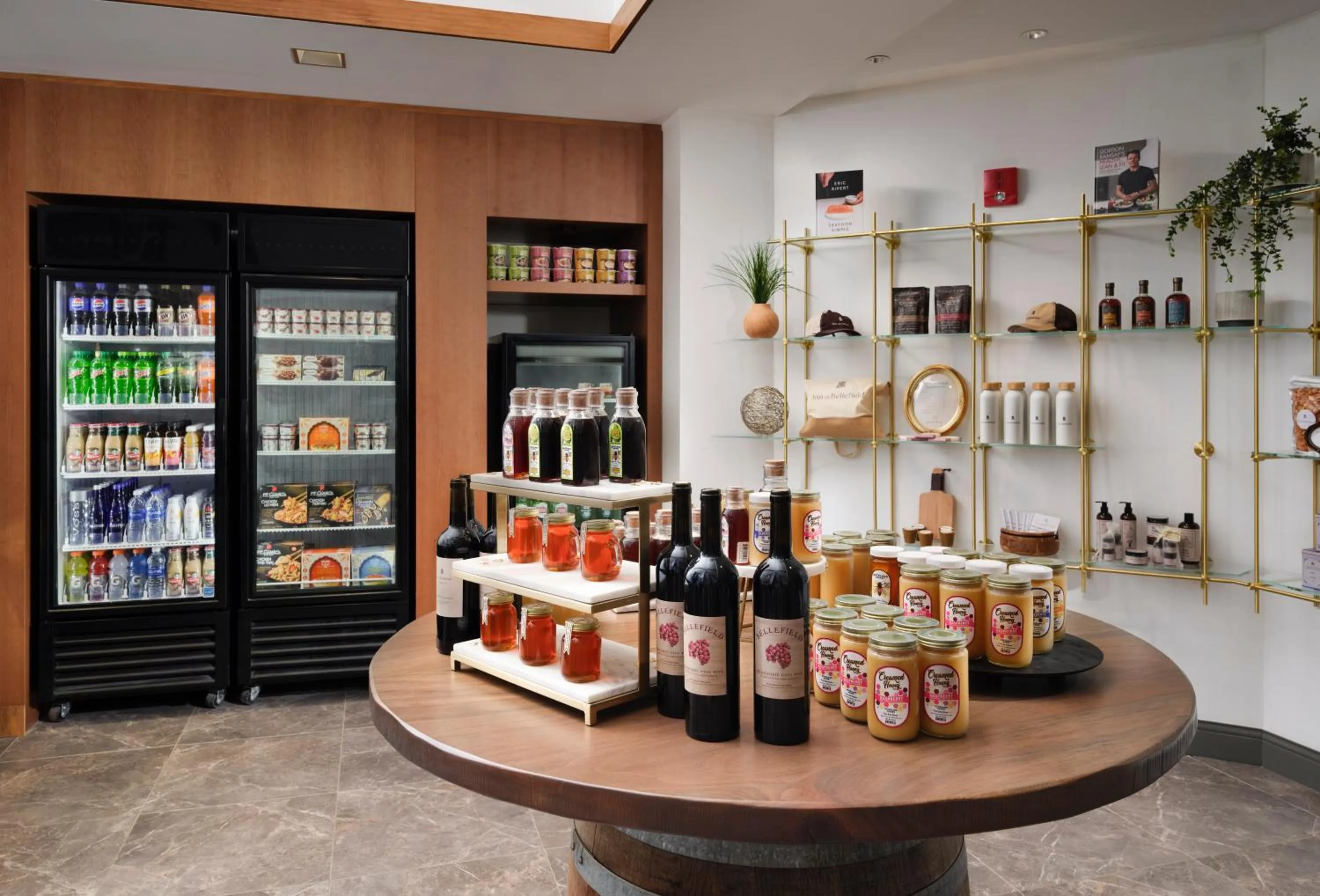 Food and drinks in Inn at Bellefield Residence Inn by Marriott