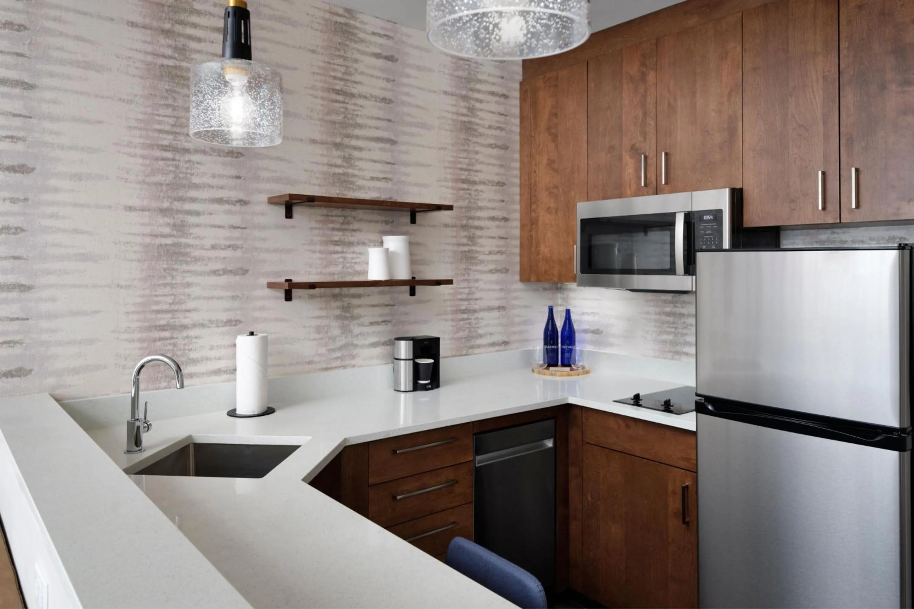 Kitchen or kitchenette in Inn at Bellefield Residence Inn by Marriott