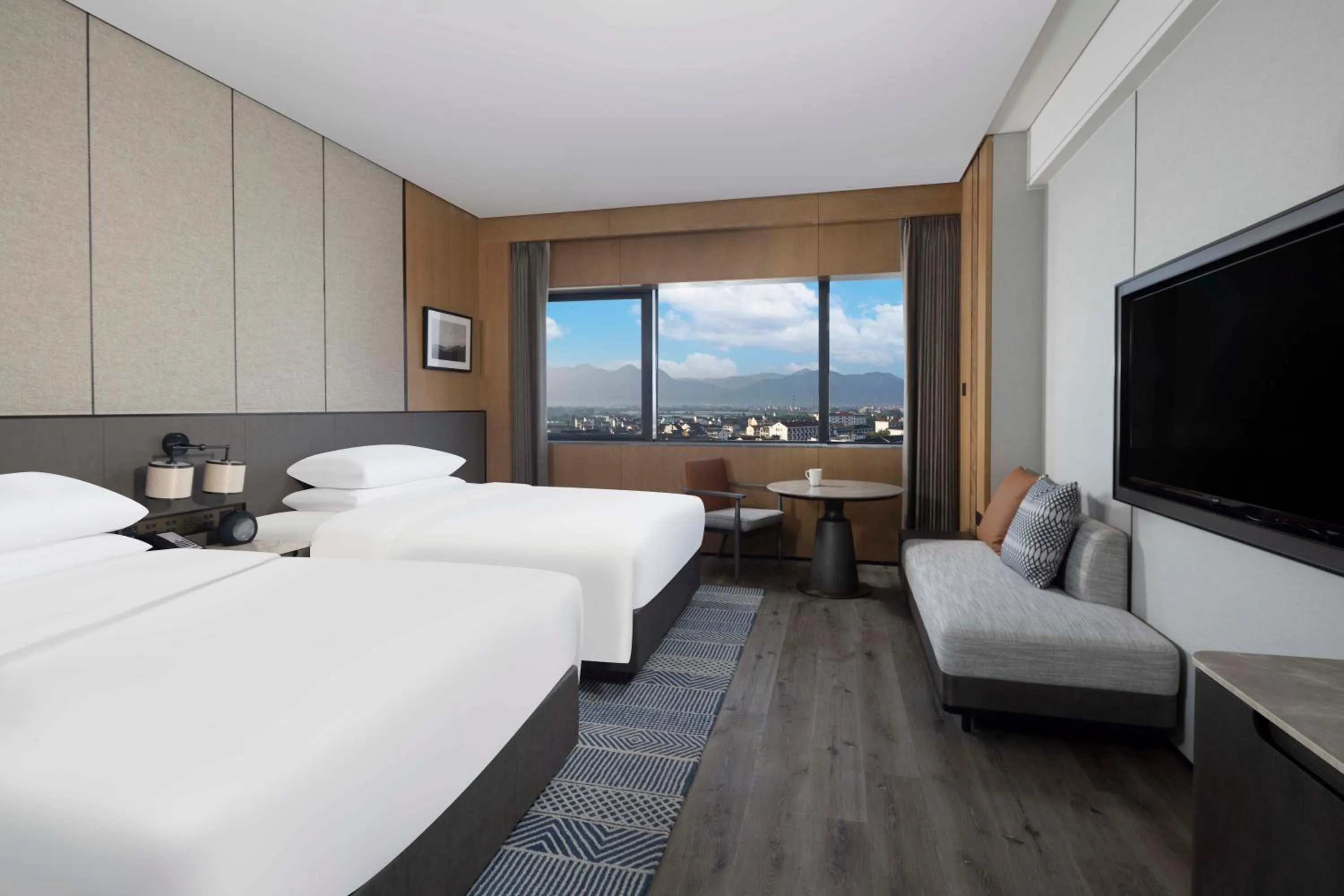 Bedroom, Bed in Sheraton Pujiang