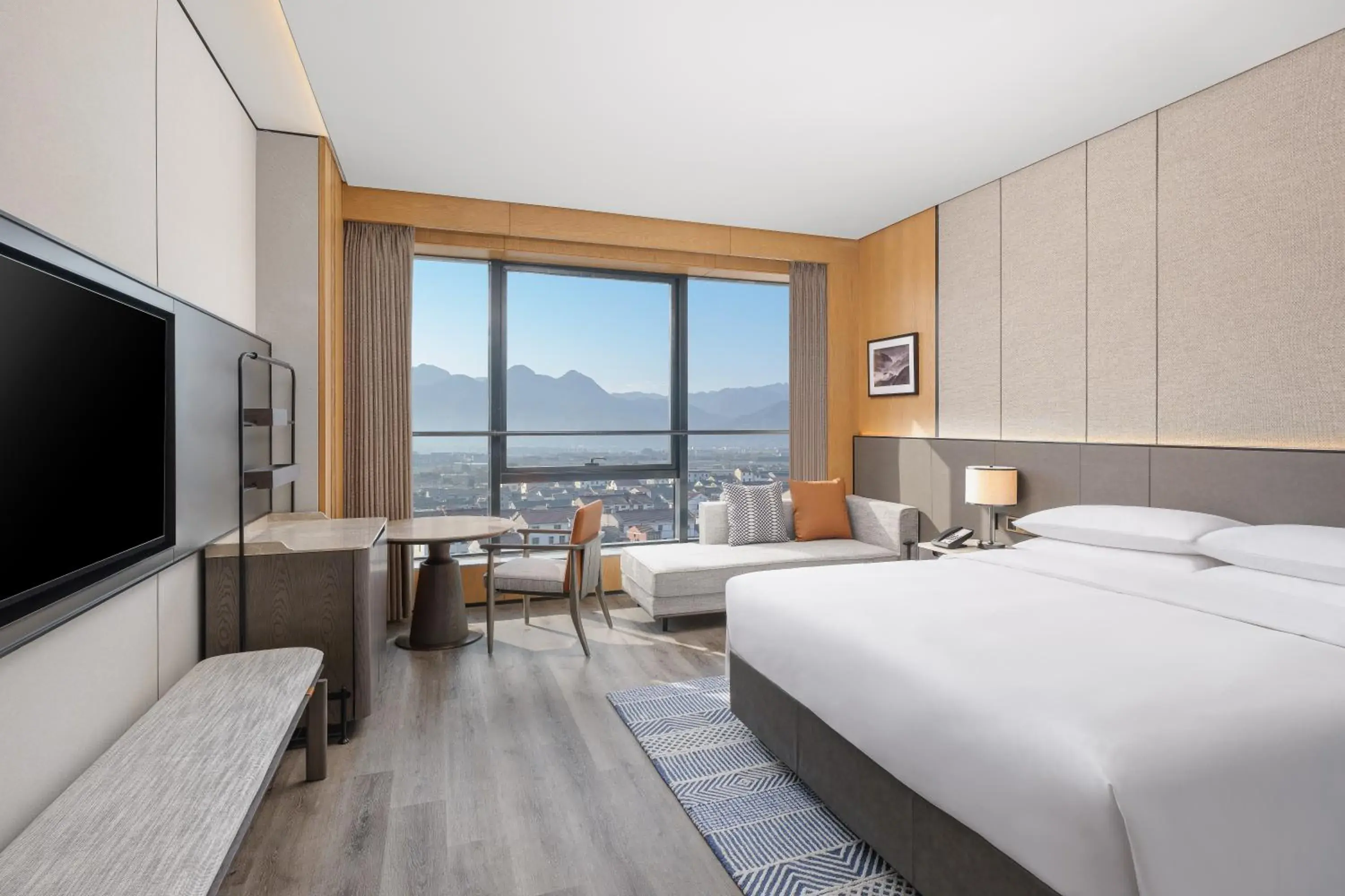 King Room with Mountain View - Club Level in Sheraton Pujiang King Room with Mountain View - Club Level in Sheraton Pujiang