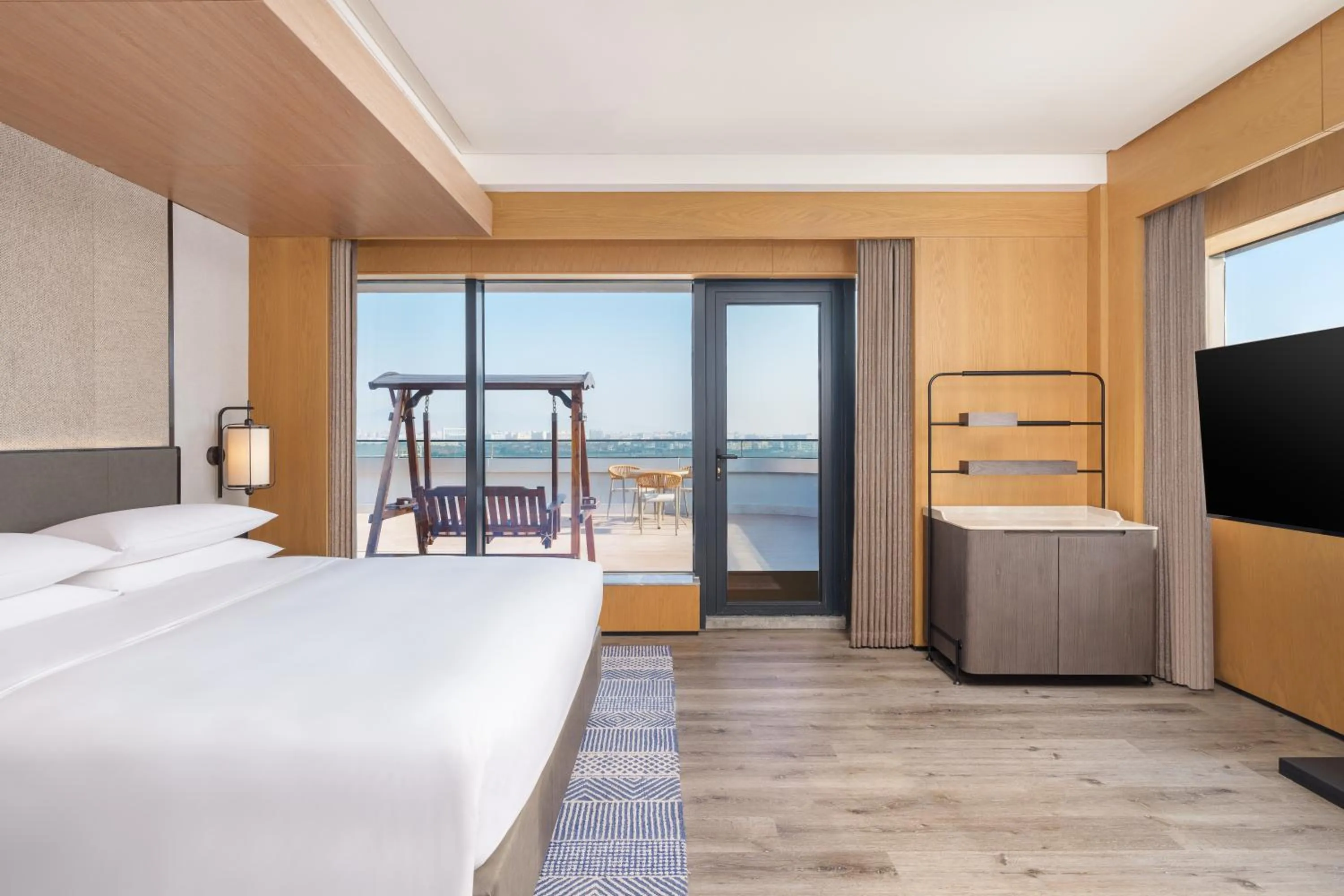 Bedroom, Bed in Sheraton Pujiang