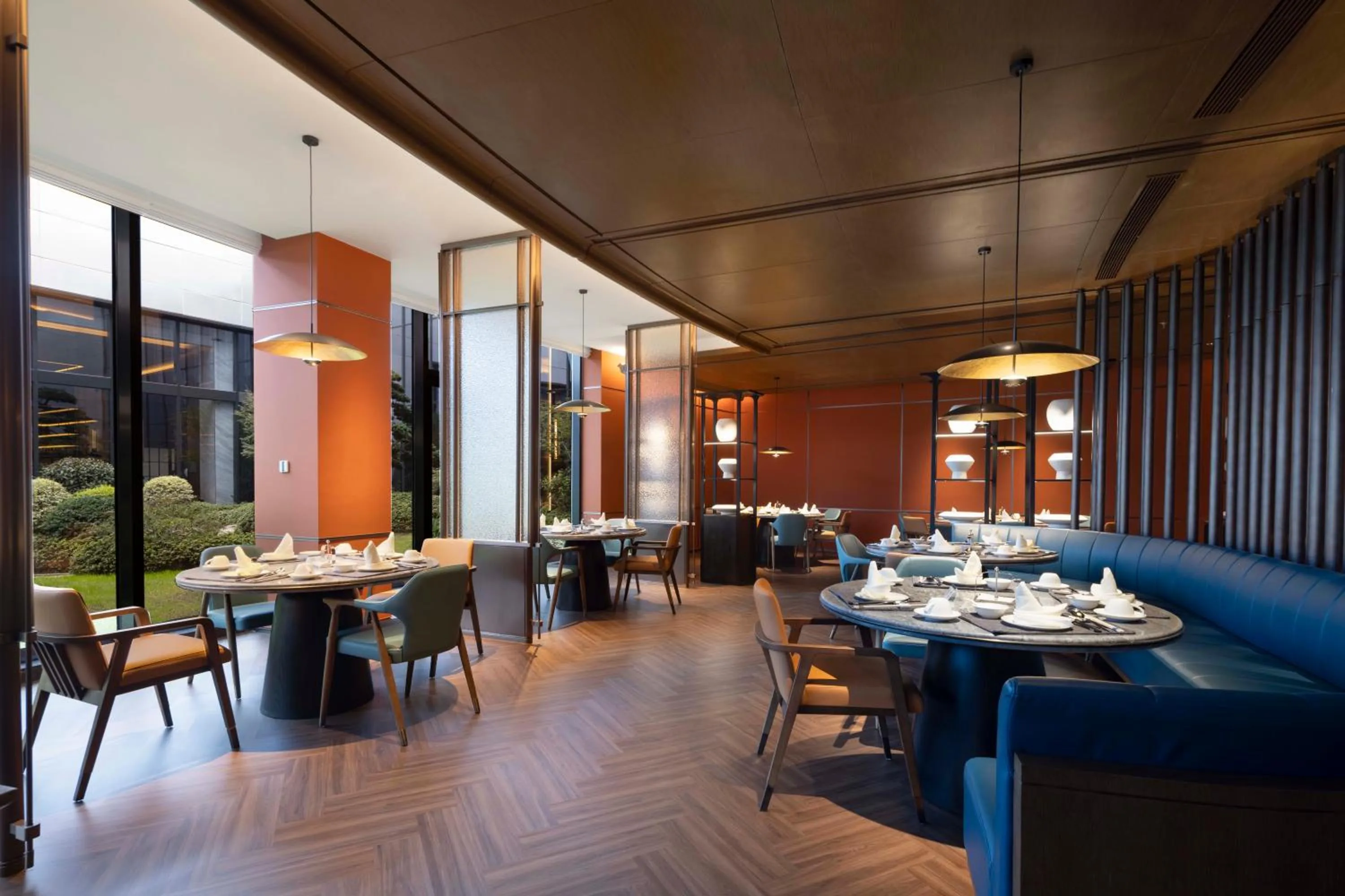 Restaurant/places to eat in Sheraton Pujiang