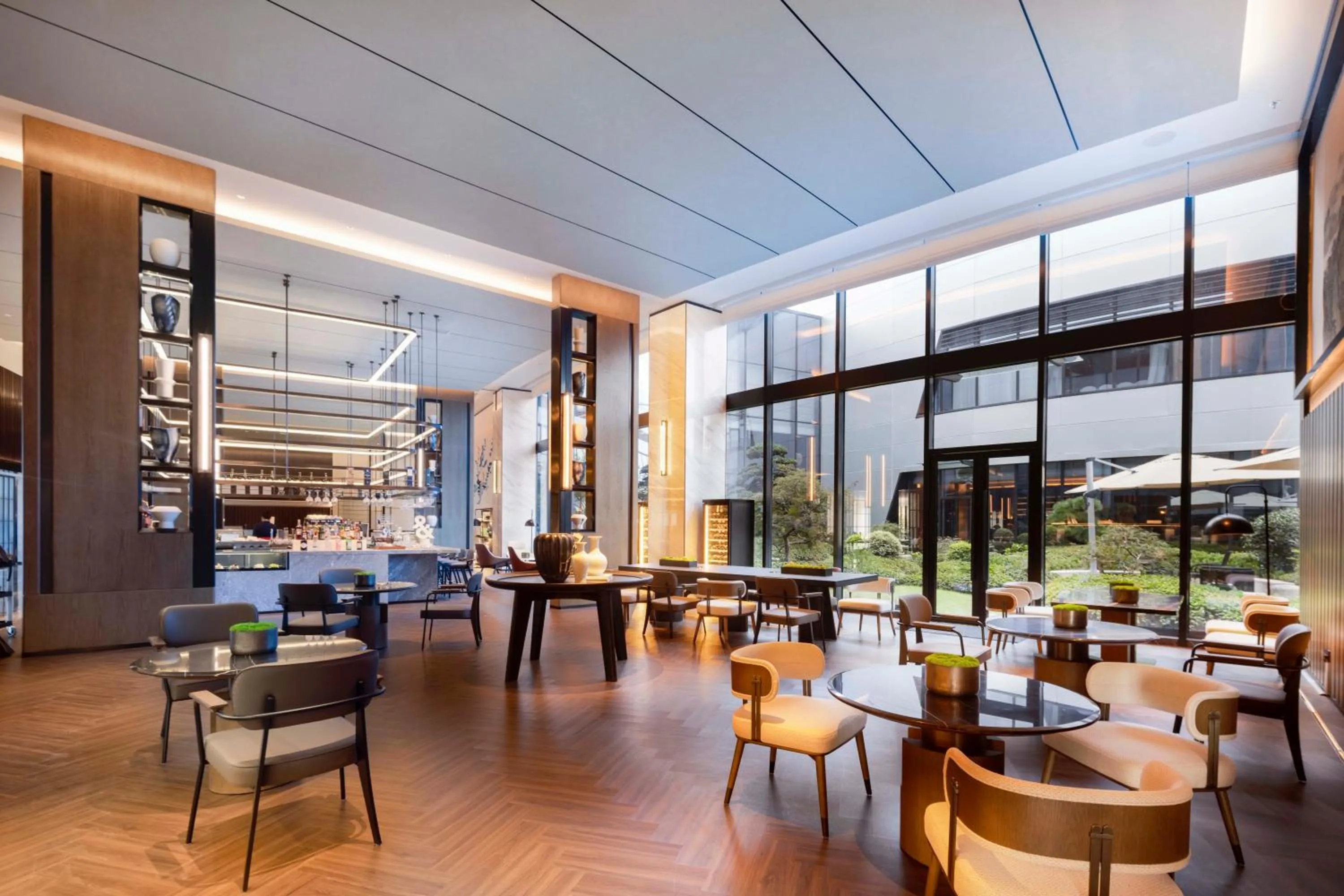 Restaurant/places to eat in Sheraton Pujiang