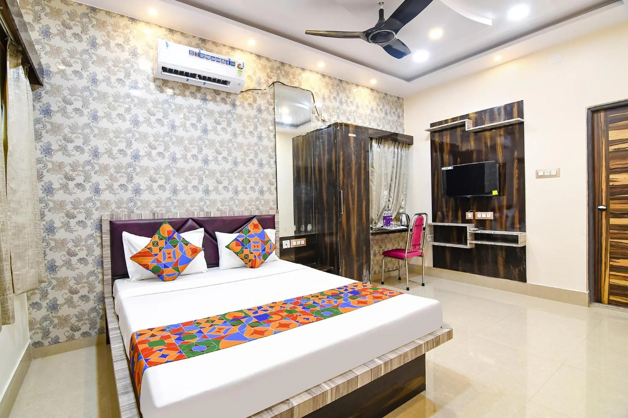 Bed in FabHotel Sriya - City Center, Durgapur