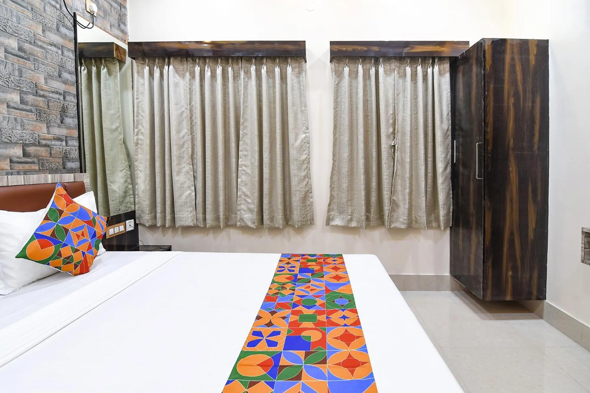 Bed in FabHotel Sriya - City Center, Durgapur