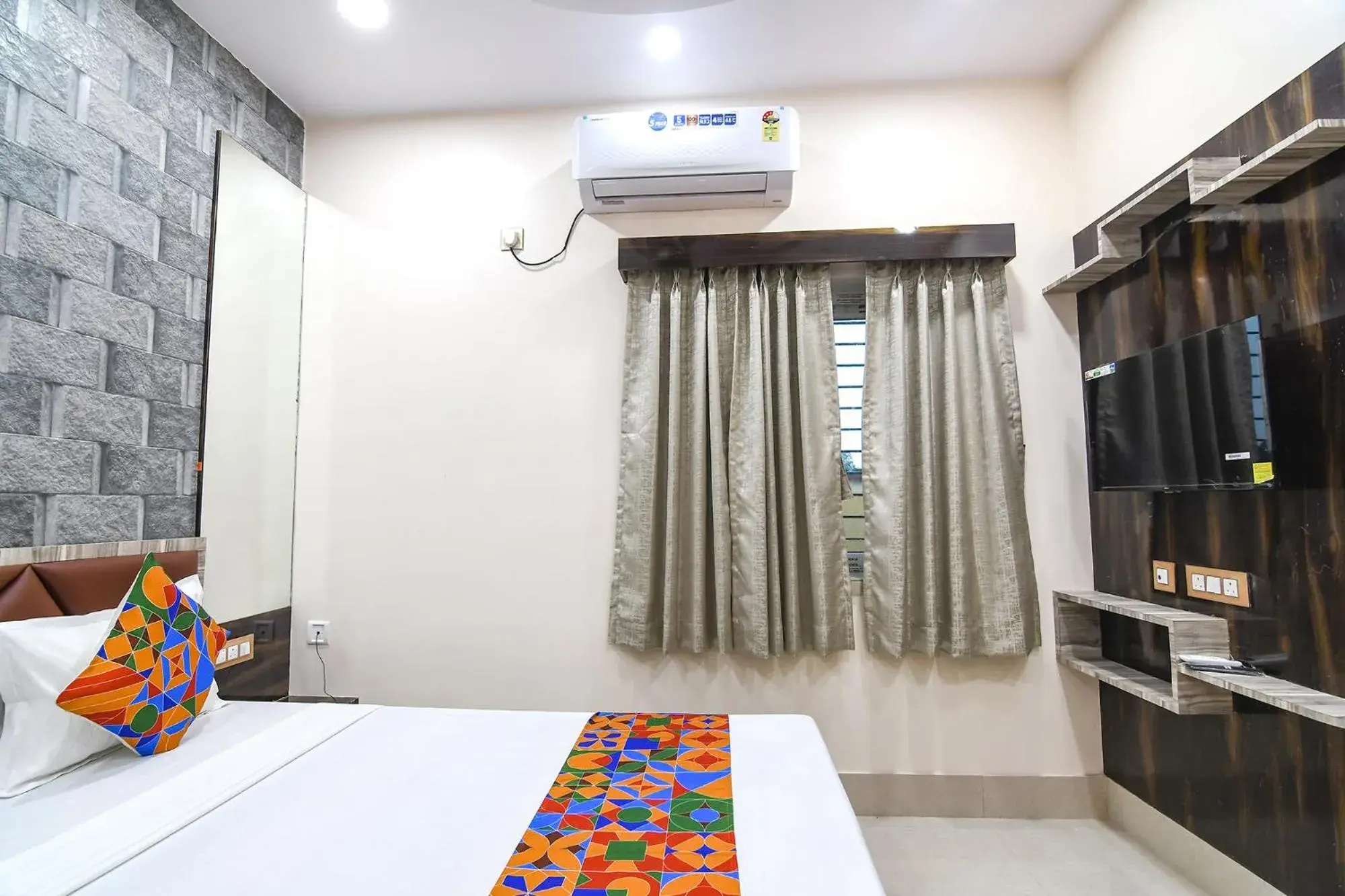 Bed in FabHotel Sriya - City Center, Durgapur Bed in FabHotel Sriya - City Center, Durgapur