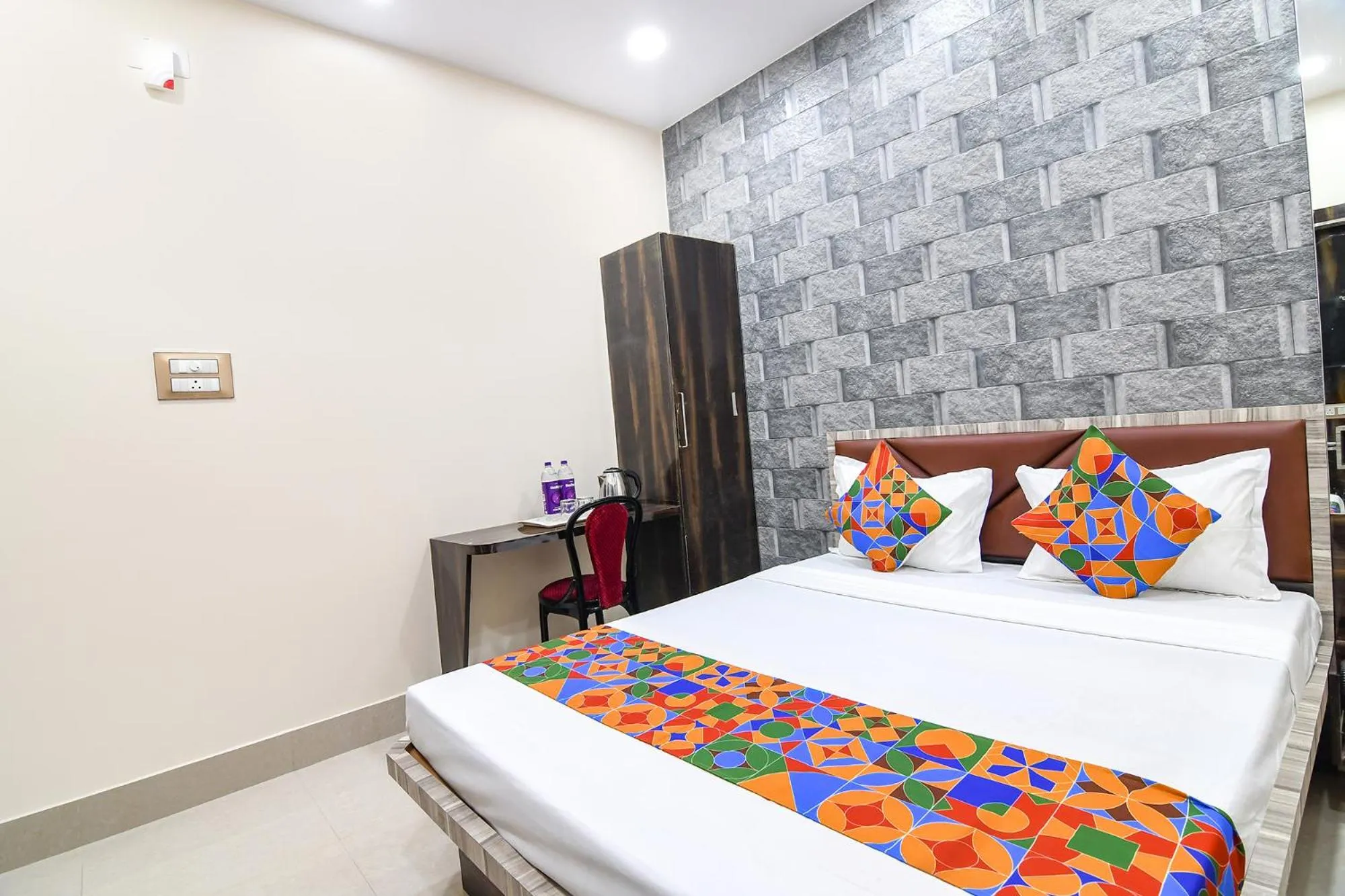 Bed in FabHotel Sriya - City Center, Durgapur