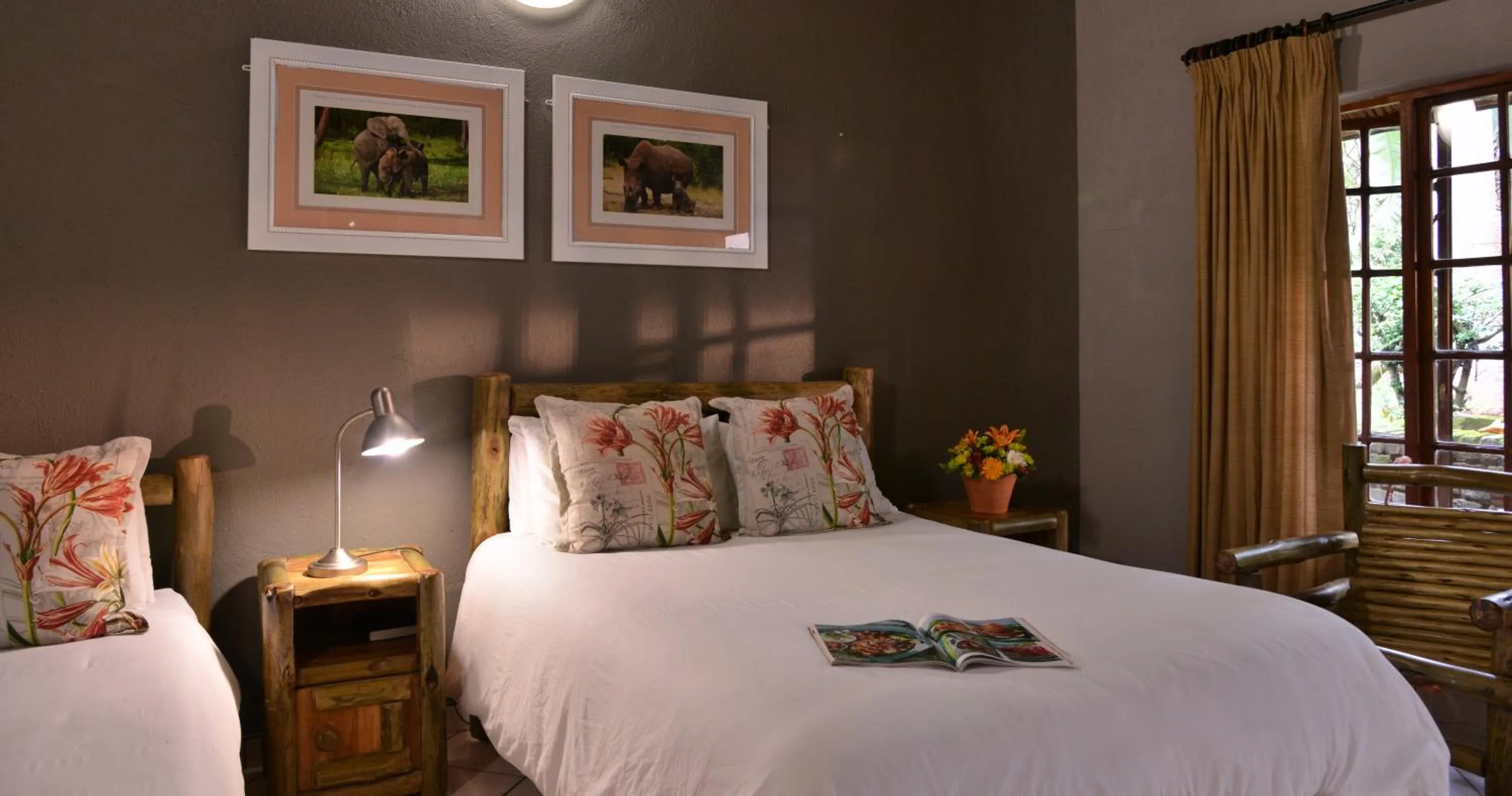 Day, Bed in eBundu Lodge